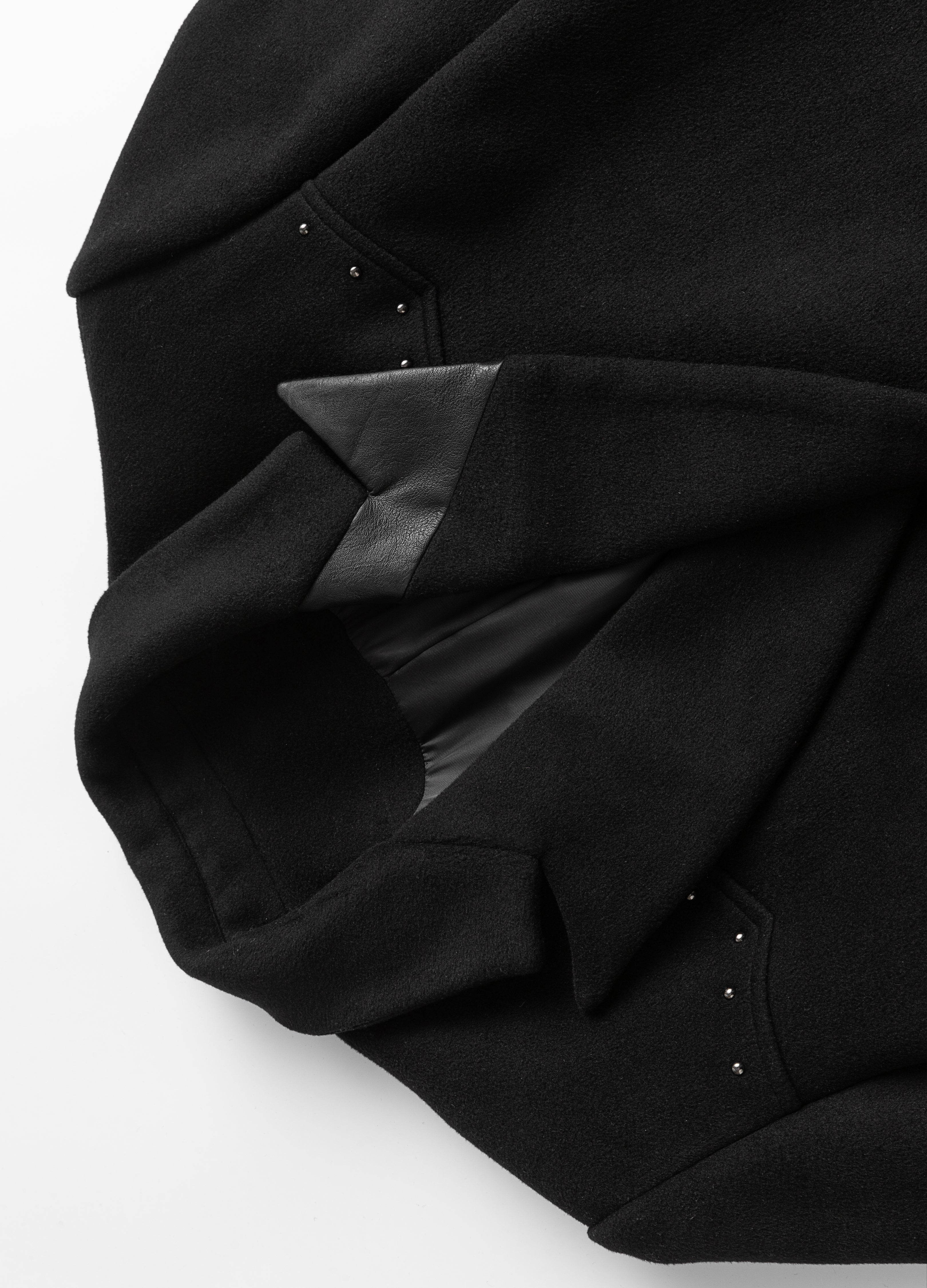 DP PARADIS 23AW "VAMPIRE" Cappotto con rivetti bifacciali