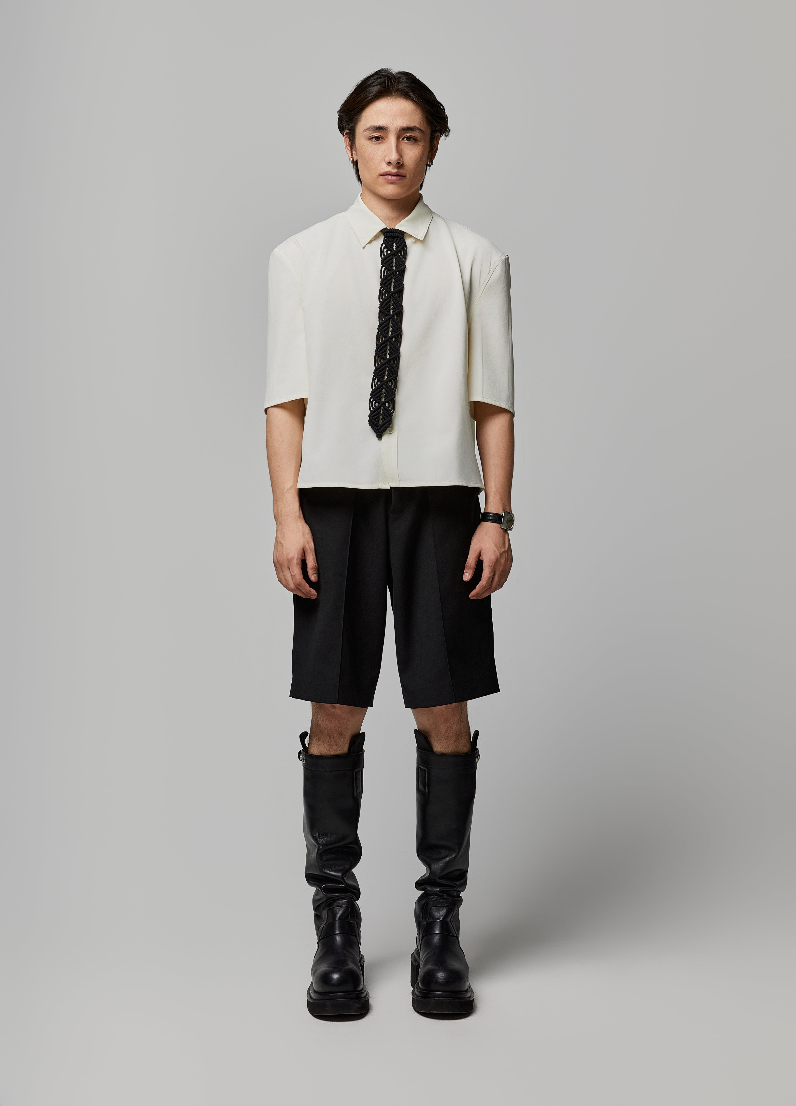 Camicia minimalista tipo H 24SS