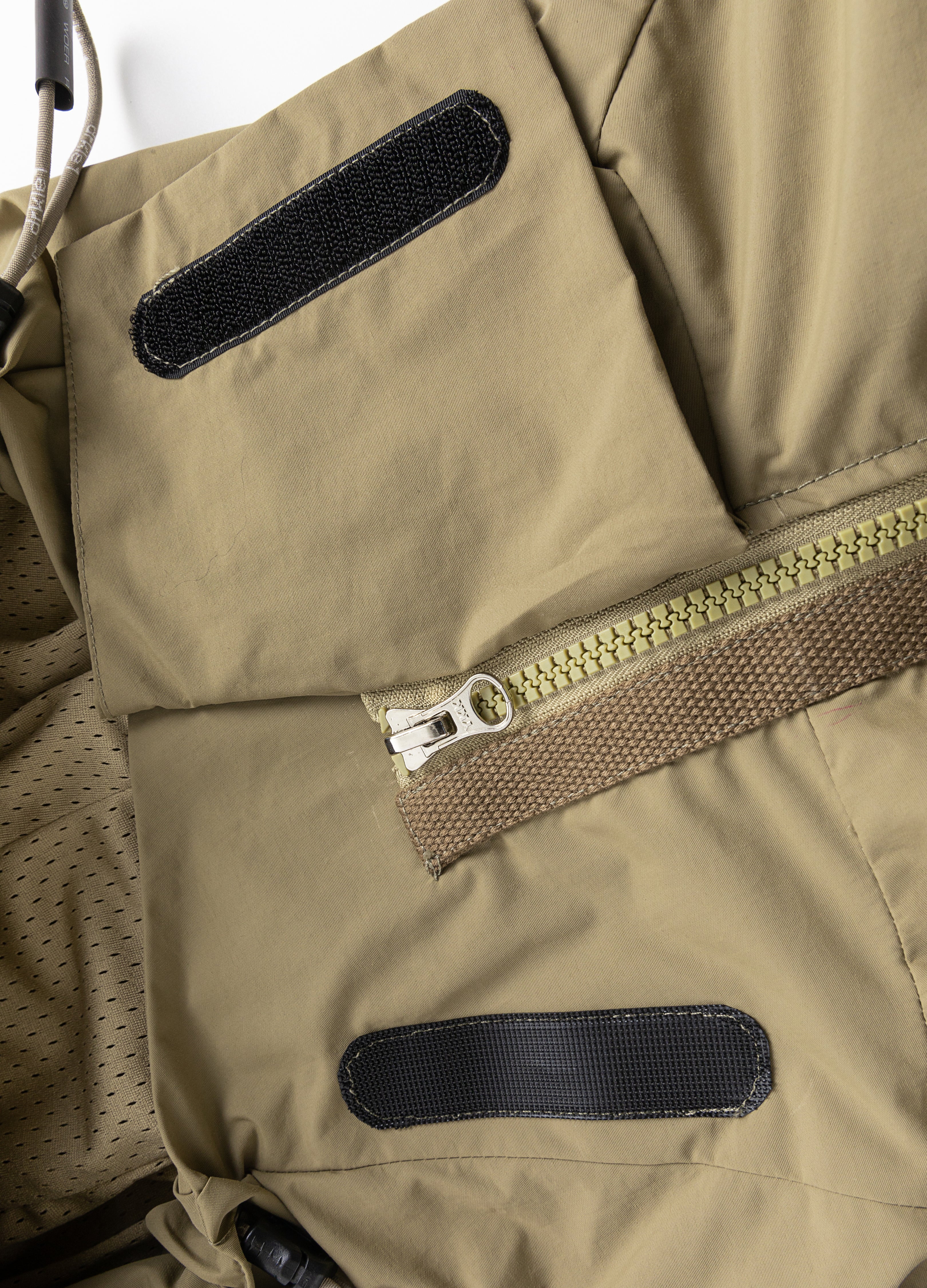 Giacca a vento con cappuccio multifunzionale Wasteland