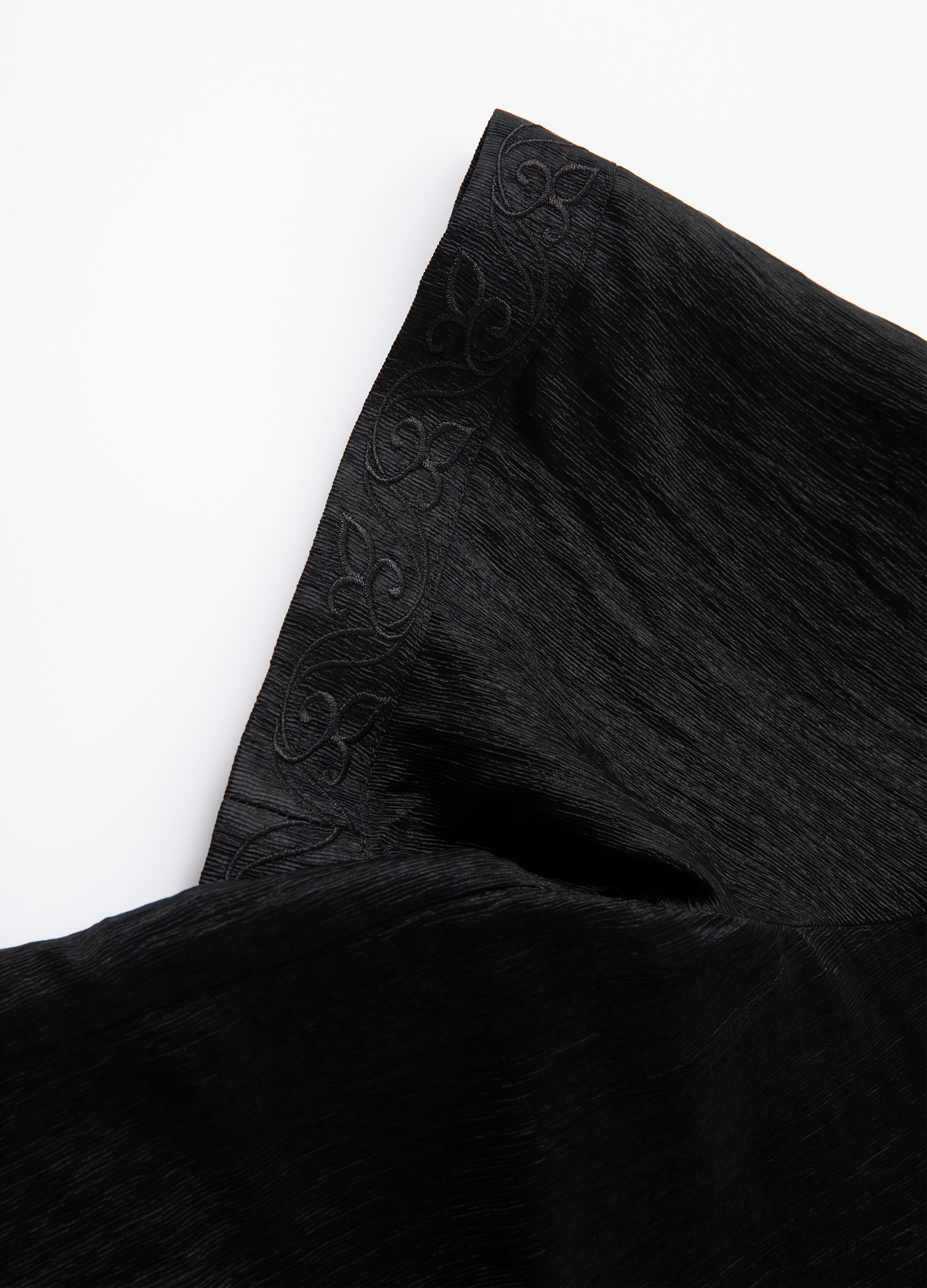 CAMICIA LUCIDA CON TEXTURE NERA BIANCA 25SS