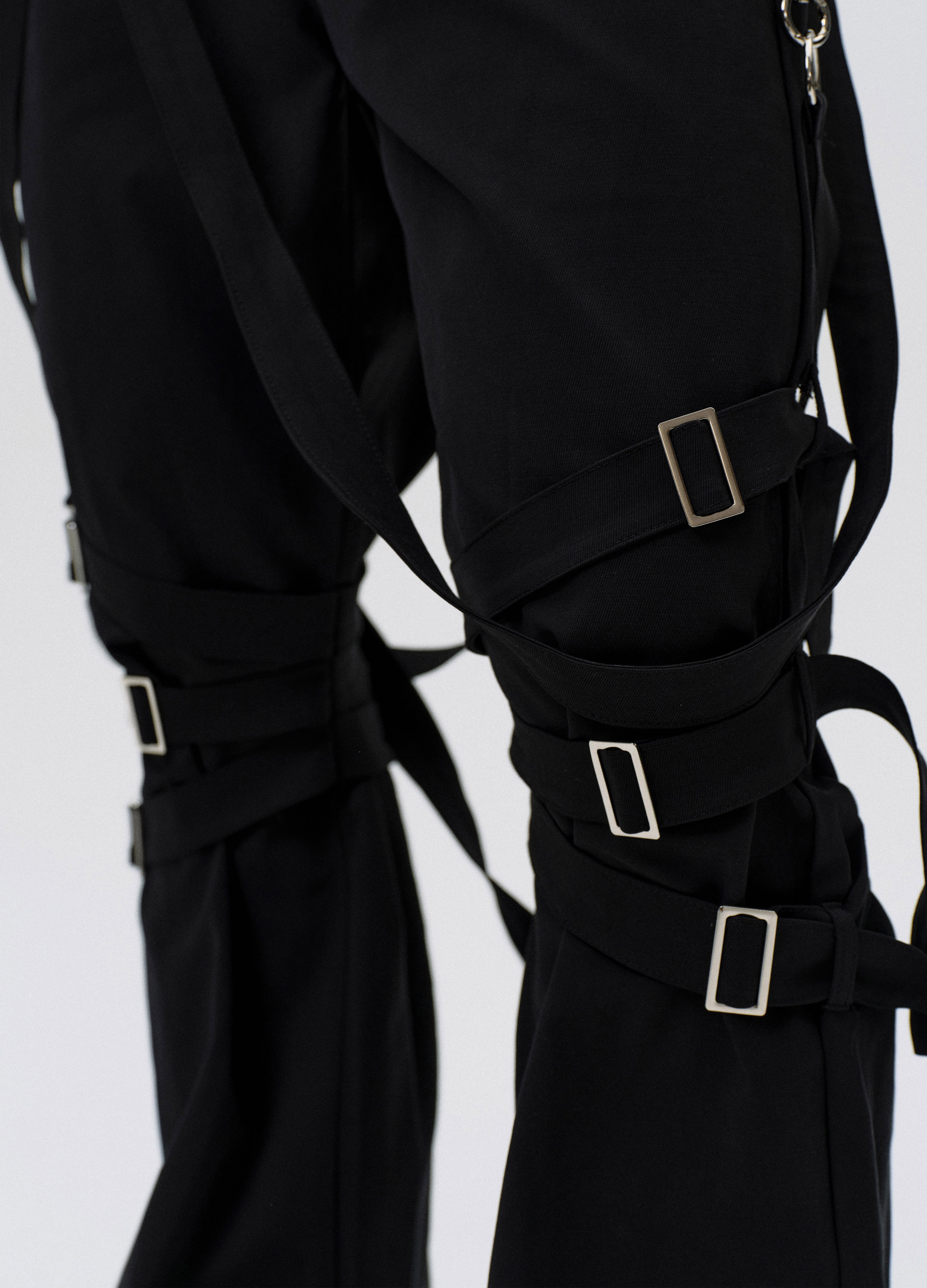 PANTALONI A ZAMPA CON CINTURINI FUSED 25SS