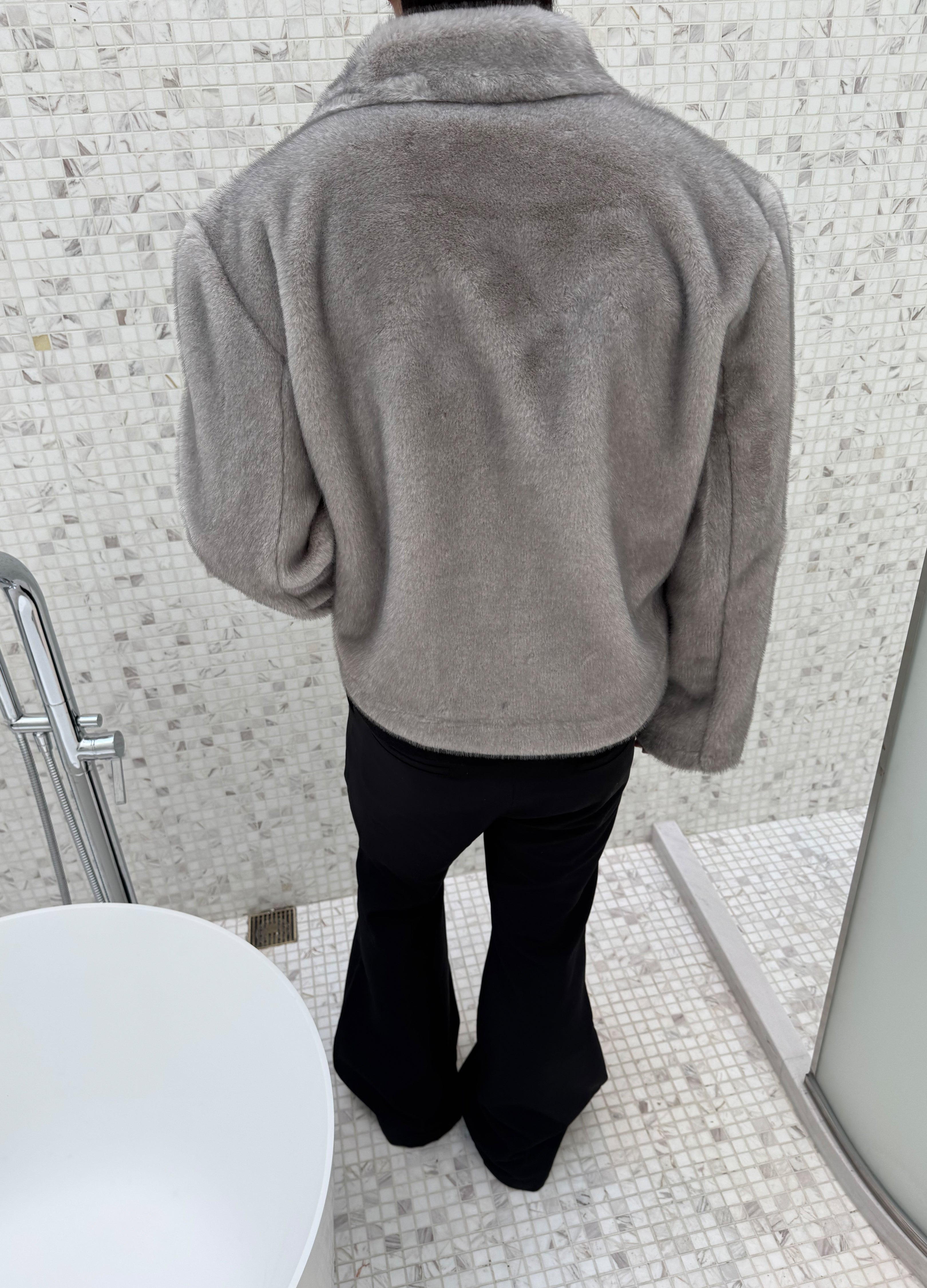 DEKONSTRUKTIONIERTER BLAZER MIT SPITZREVERS