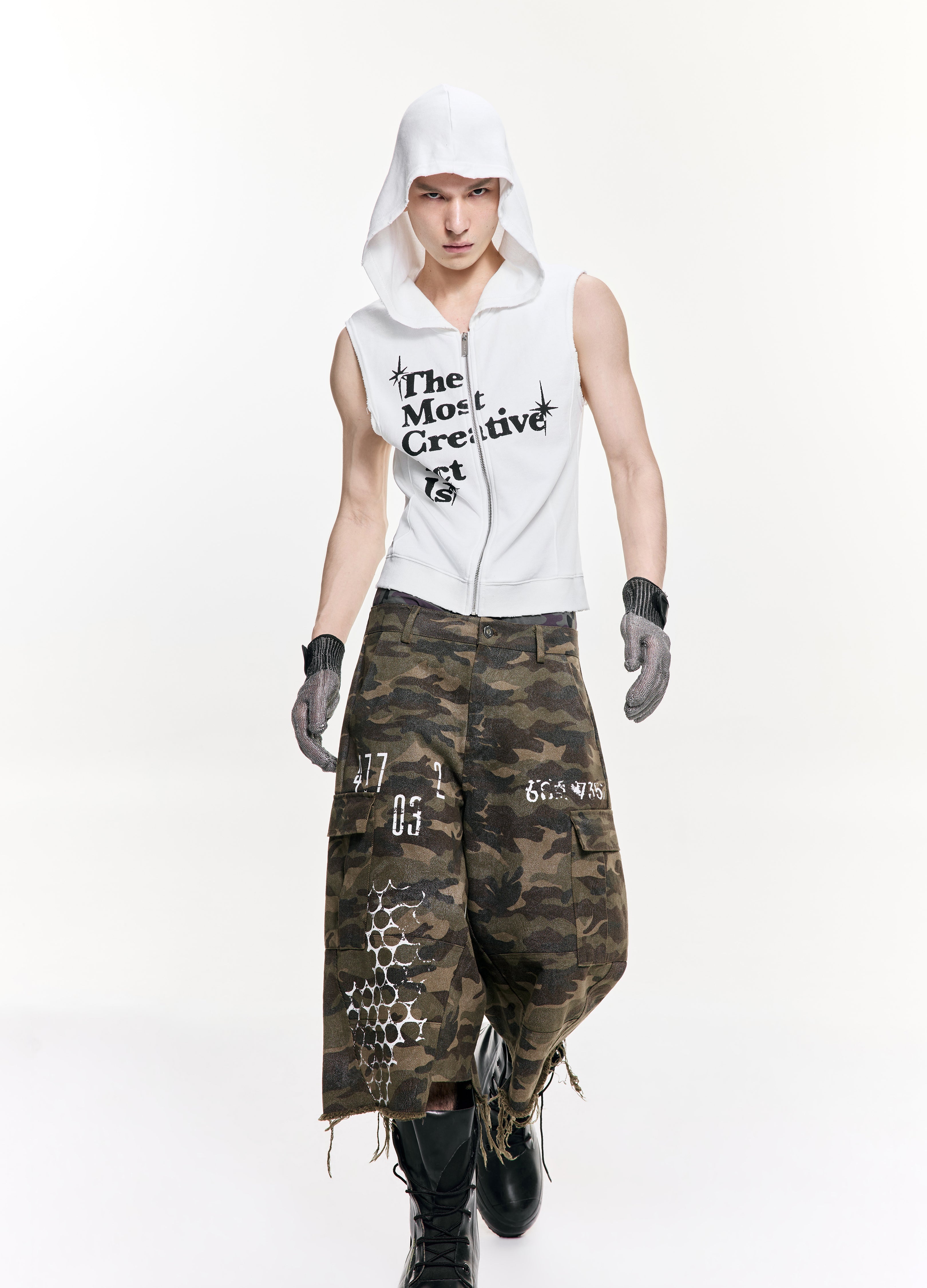 26SS DISTRESSED CAMO CARGO SHORTS