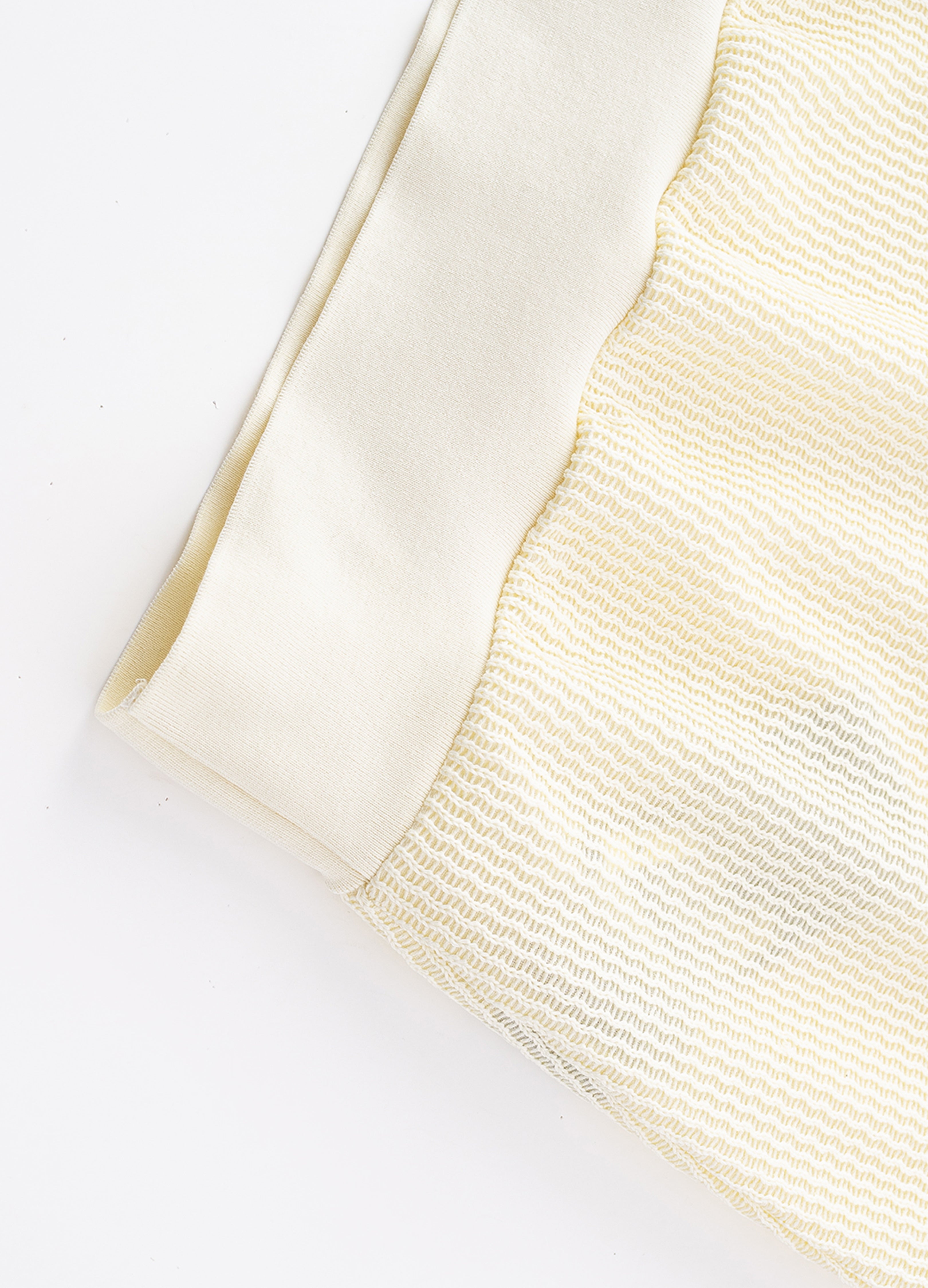 POLO JACQUARD CON SCOLLO A V 25SS