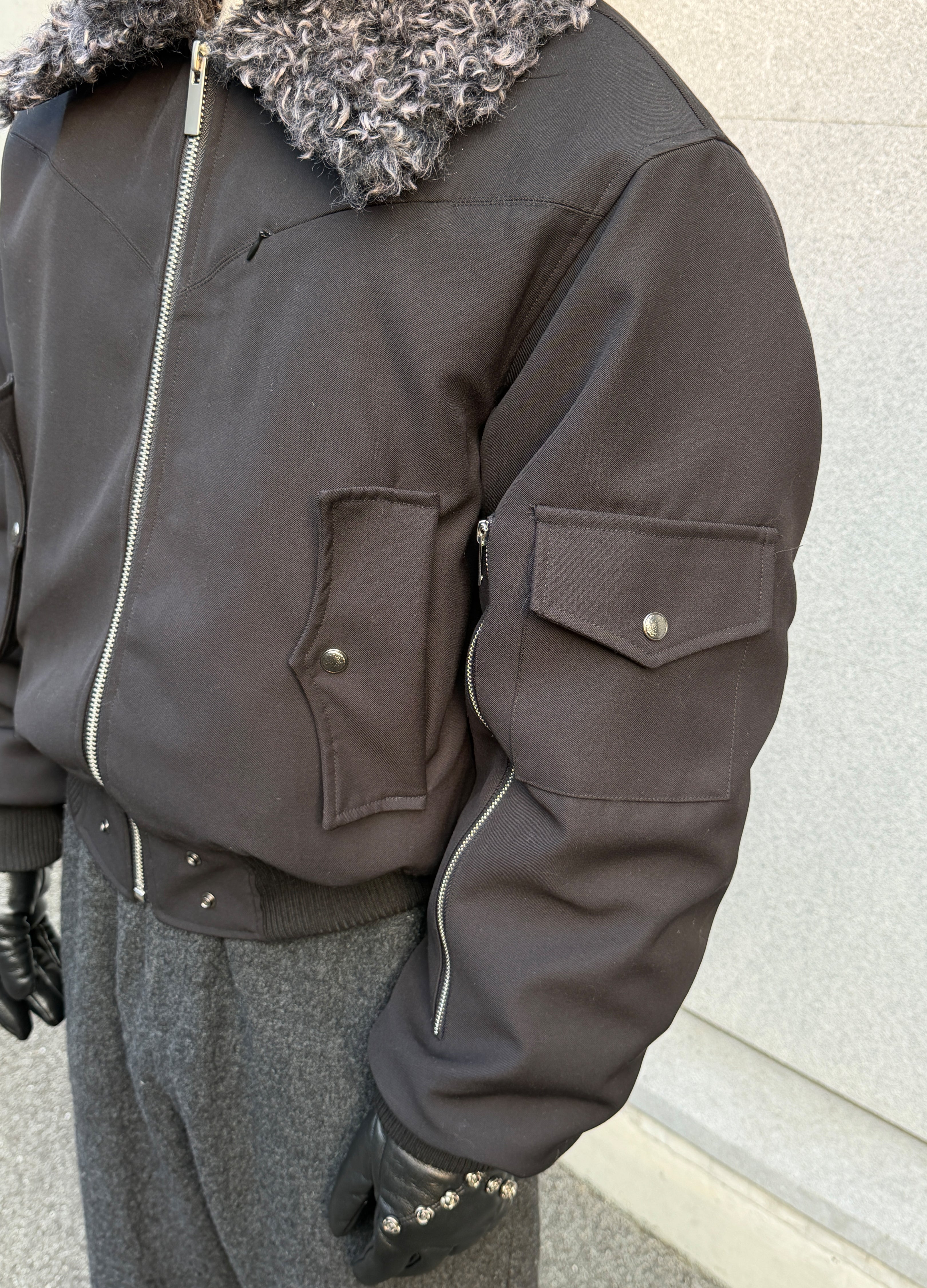 DEKONSTRUKTIONIERTER BLAZER MIT SPITZREVERS