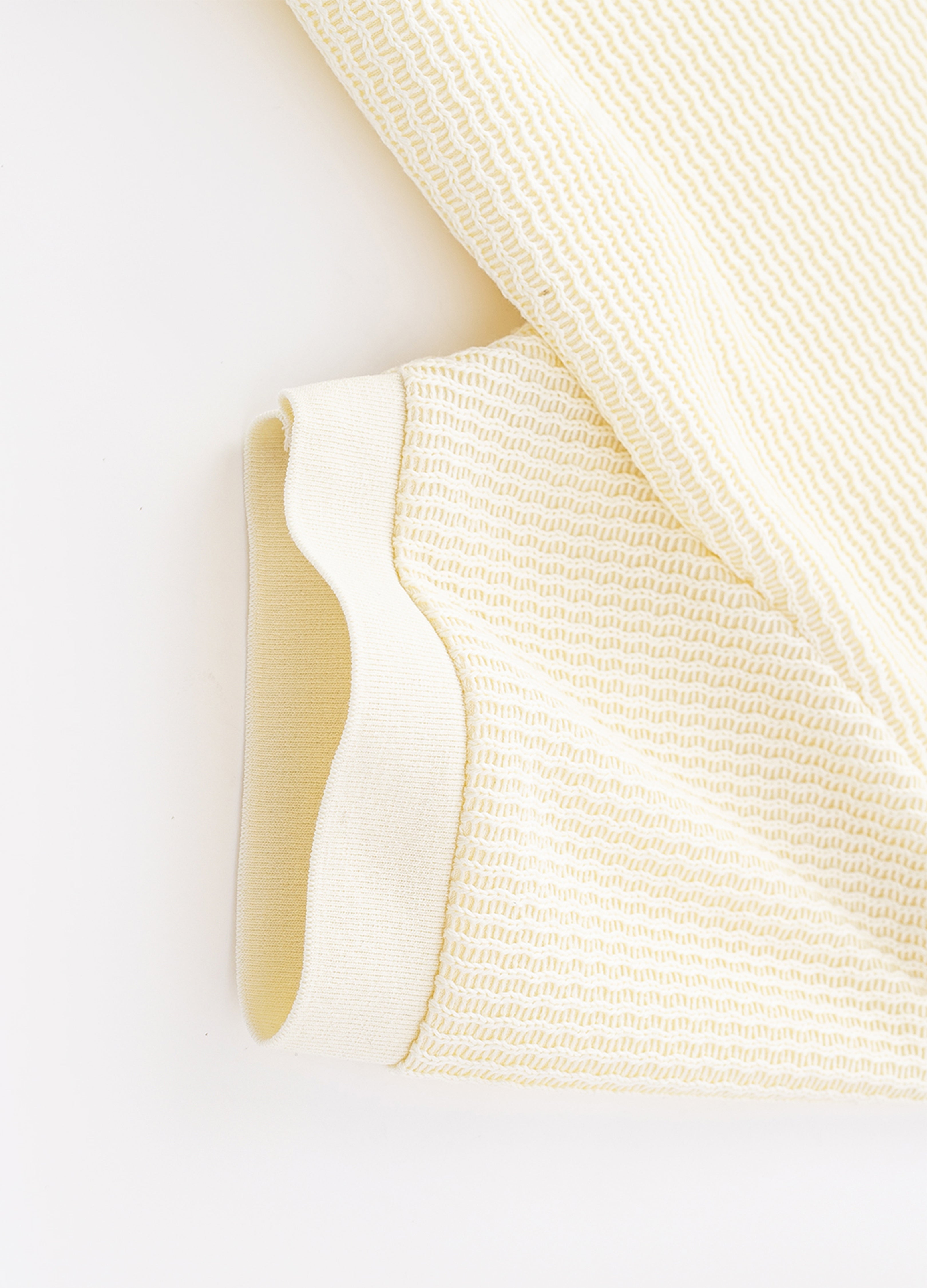 POLO JACQUARD CON SCOLLO A V 25SS