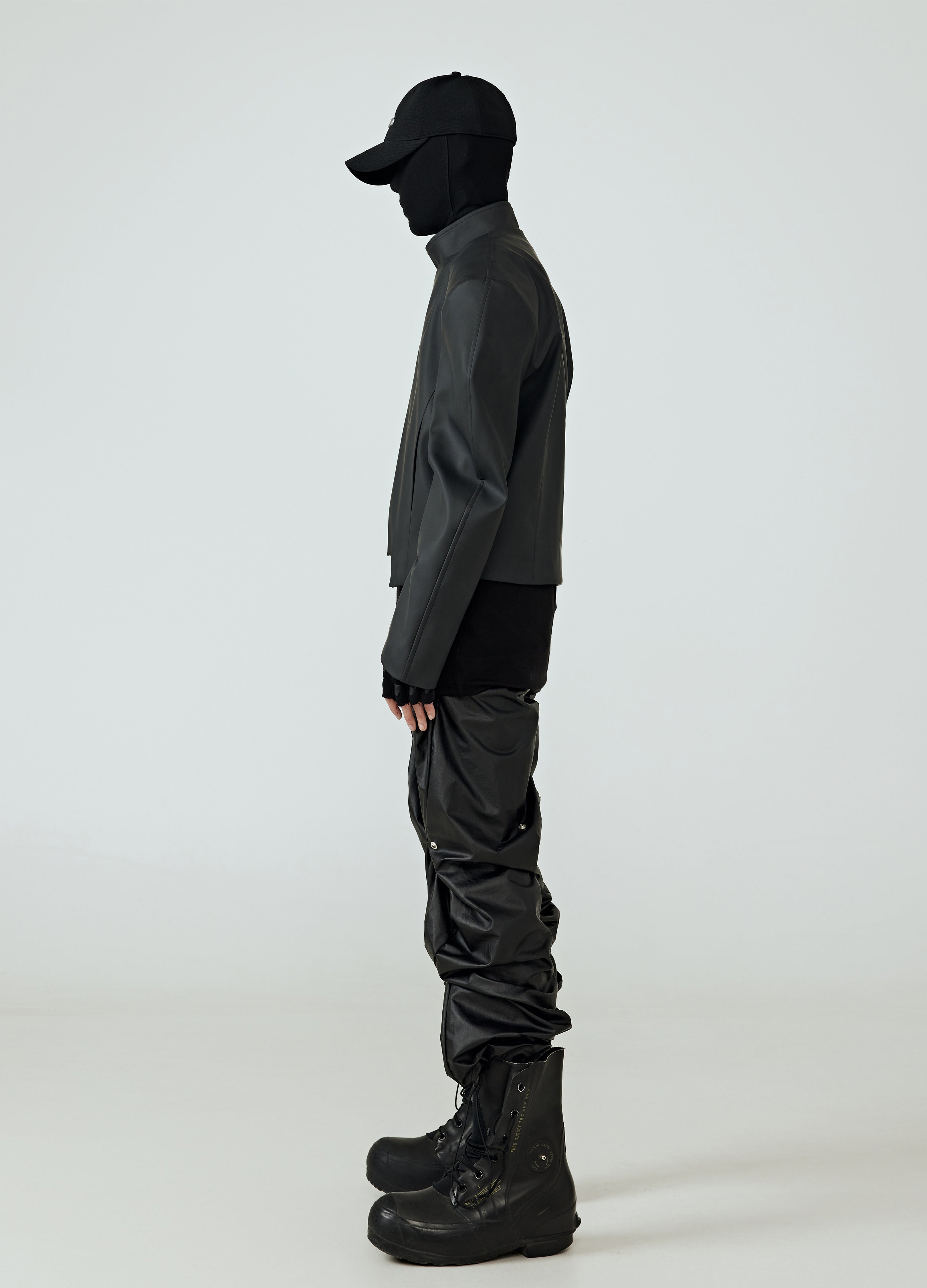 GIACCA A SPALLE LARGHE OPACA 25SS