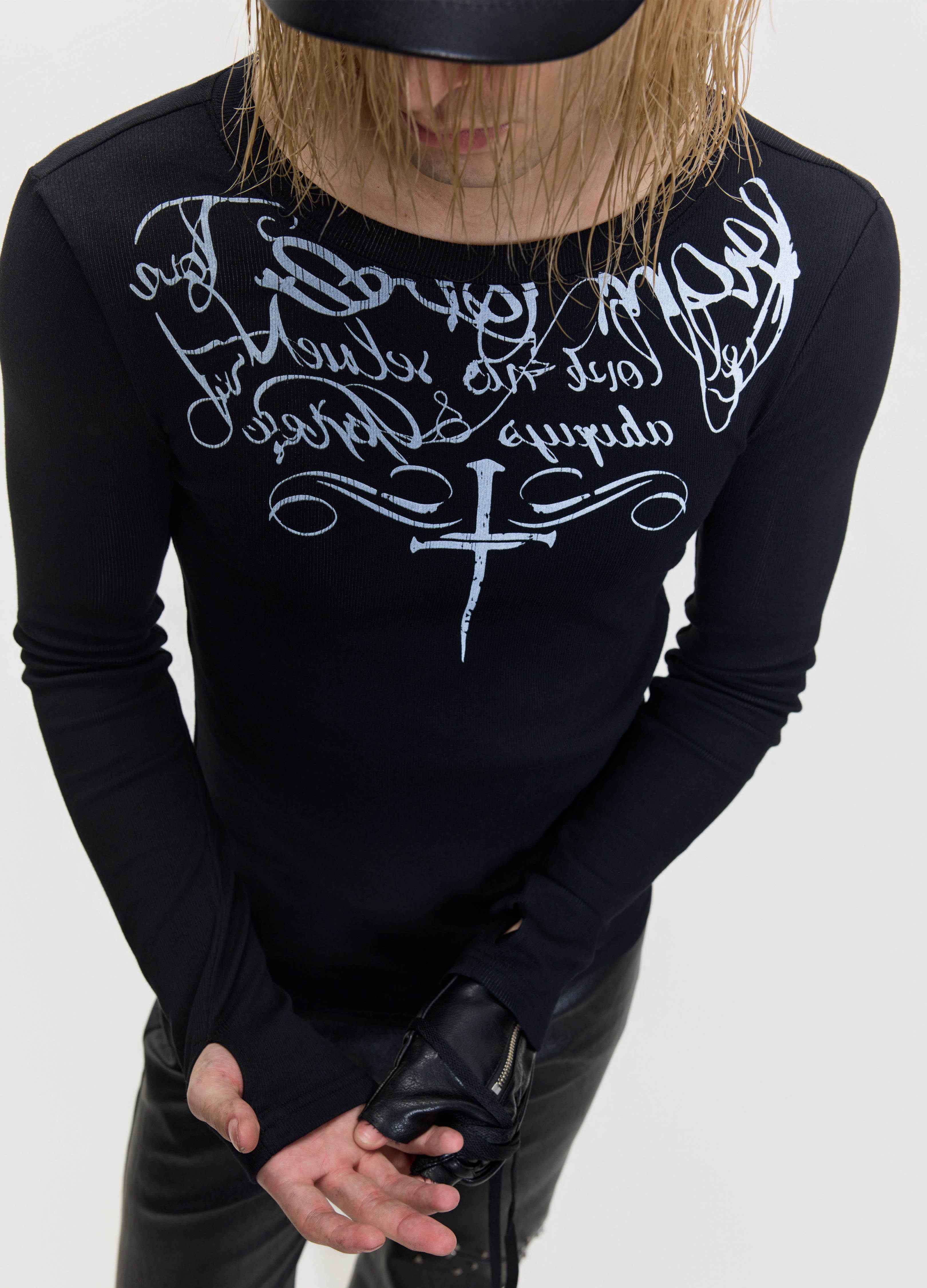 26FW RUNE CROSS TEE