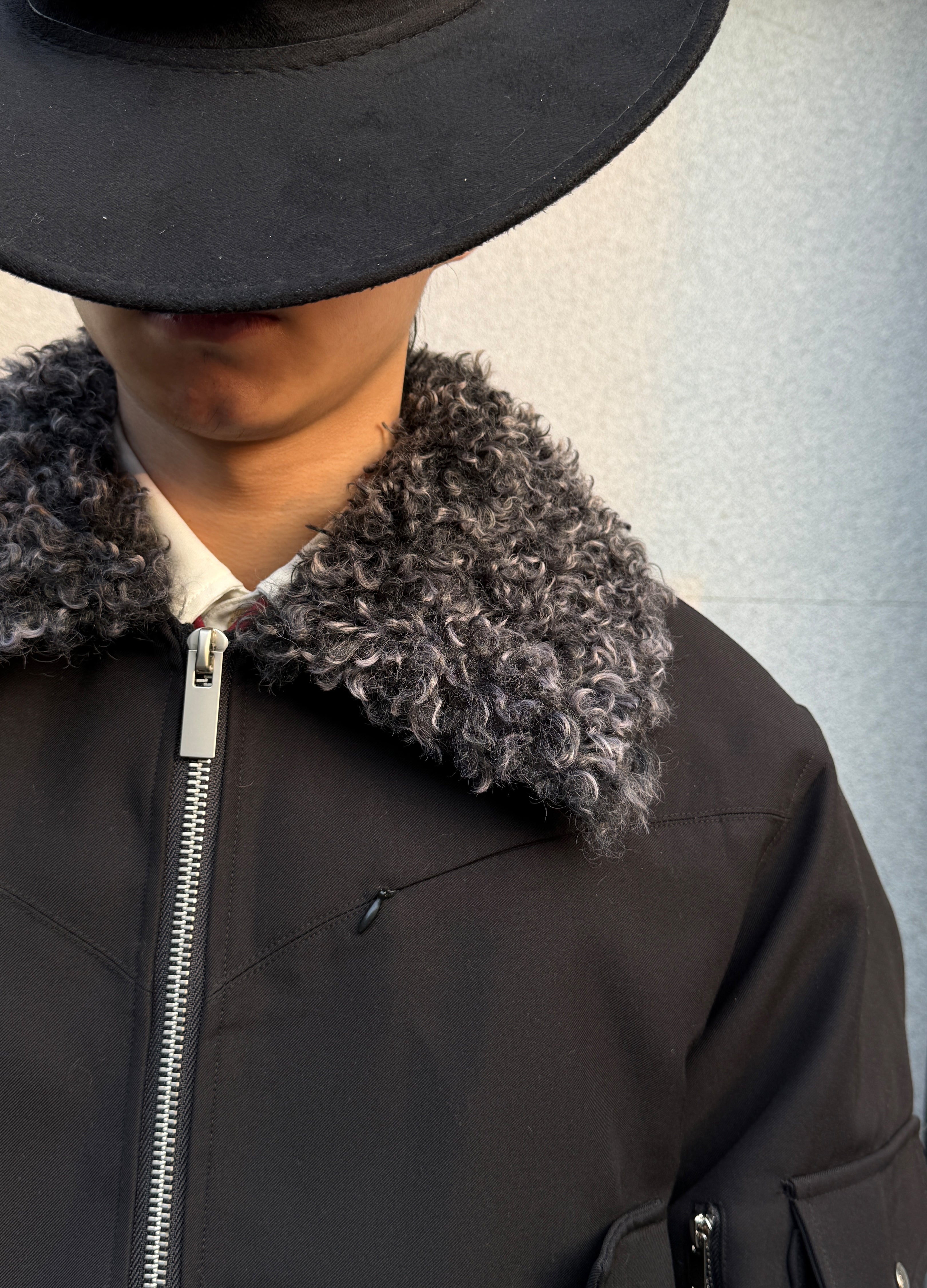 DEKONSTRUKTIONIERTER BLAZER MIT SPITZREVERS