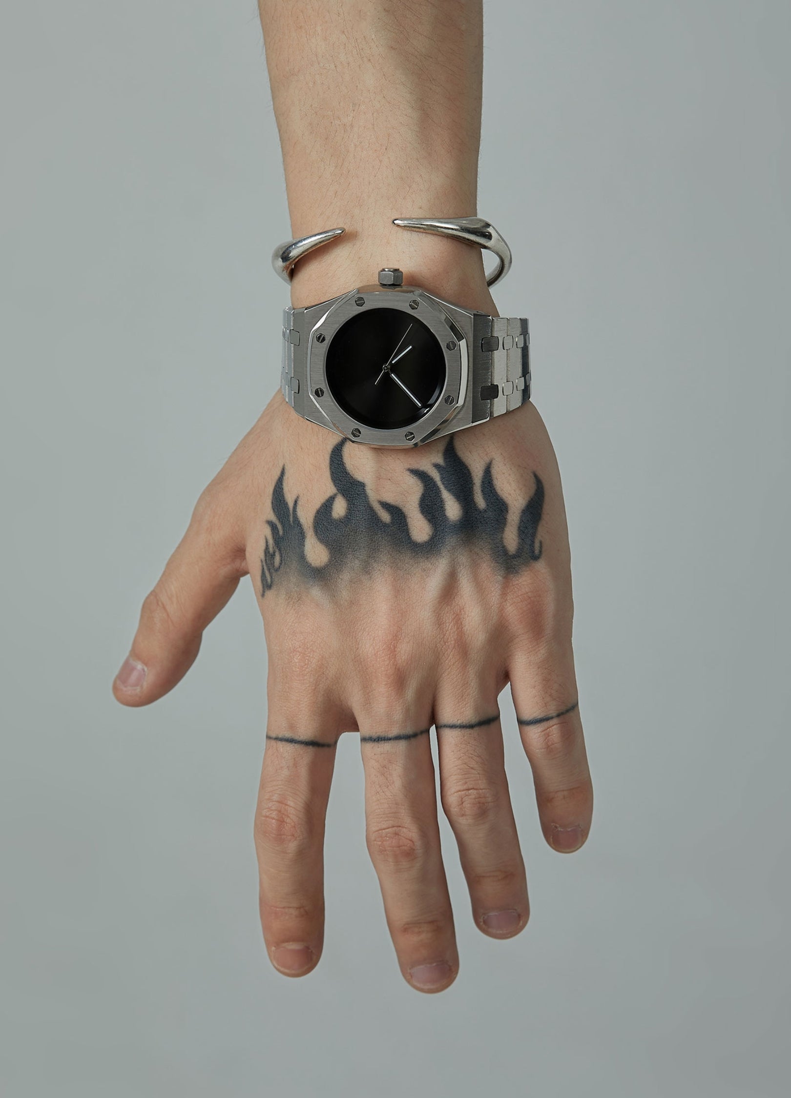 Orologio in acciaio senza tempo 22SS