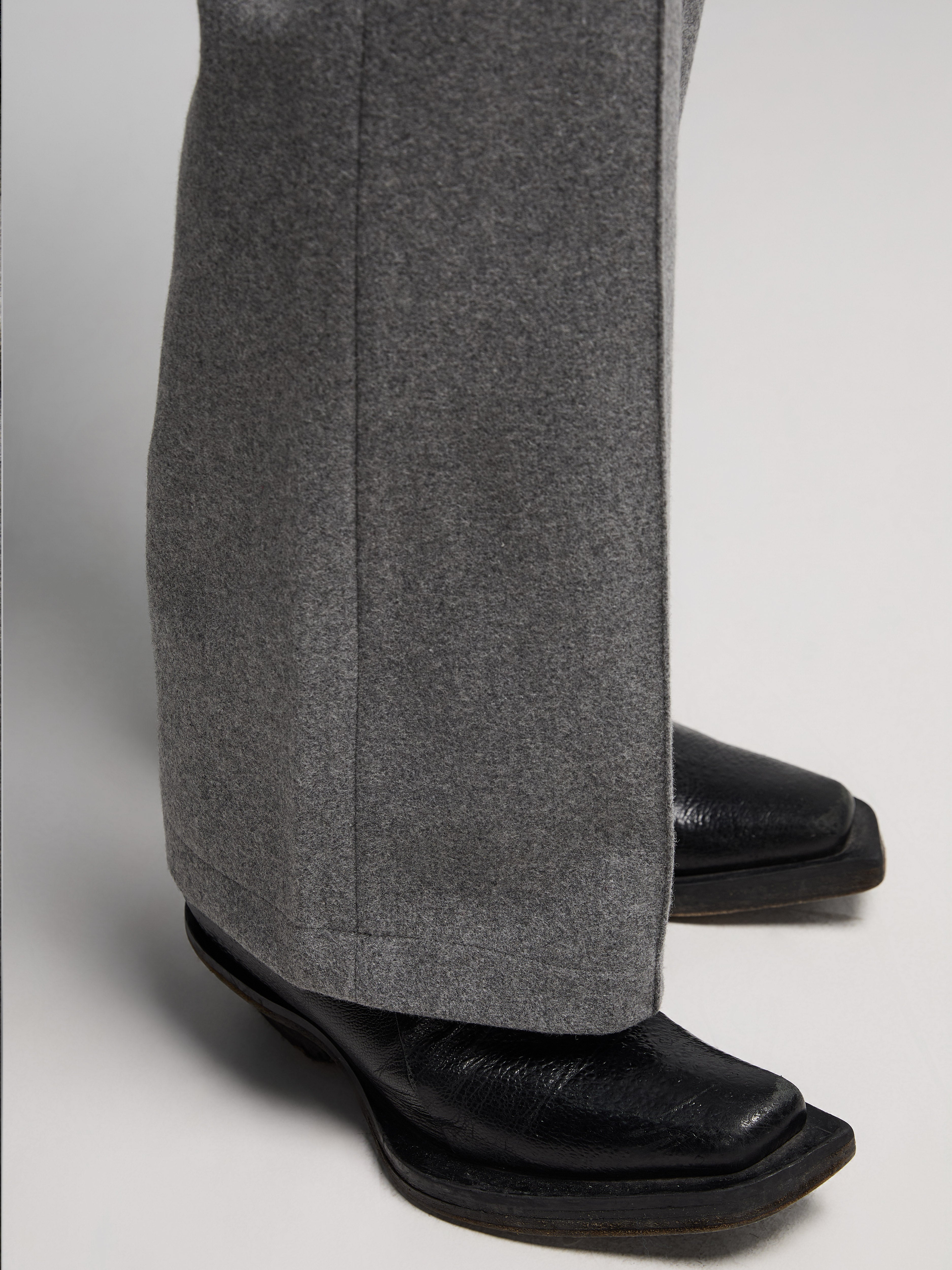 Pantaloni in lana grigia a bassa adesione 24AW