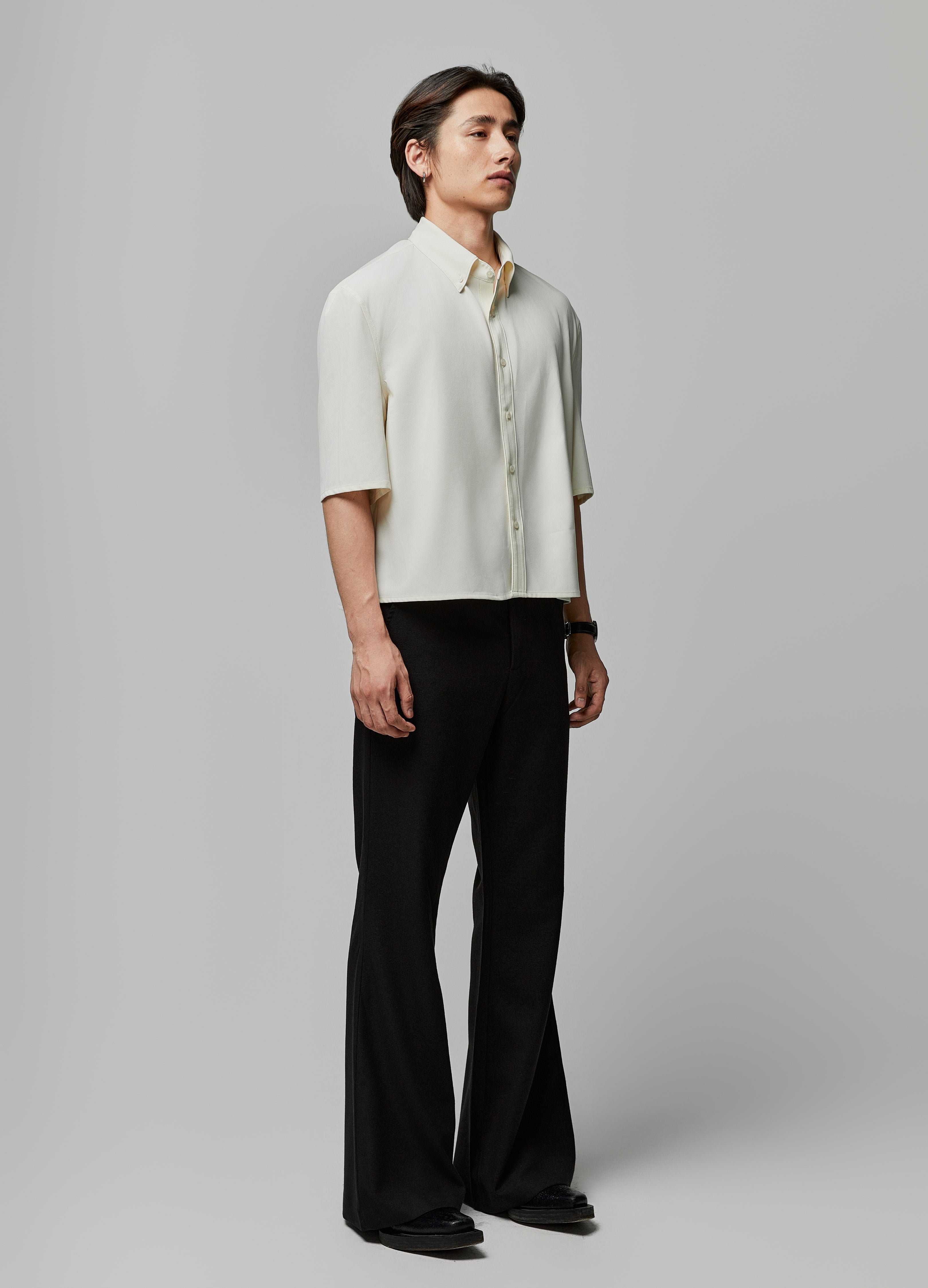 Camicia minimalista tipo H 24SS