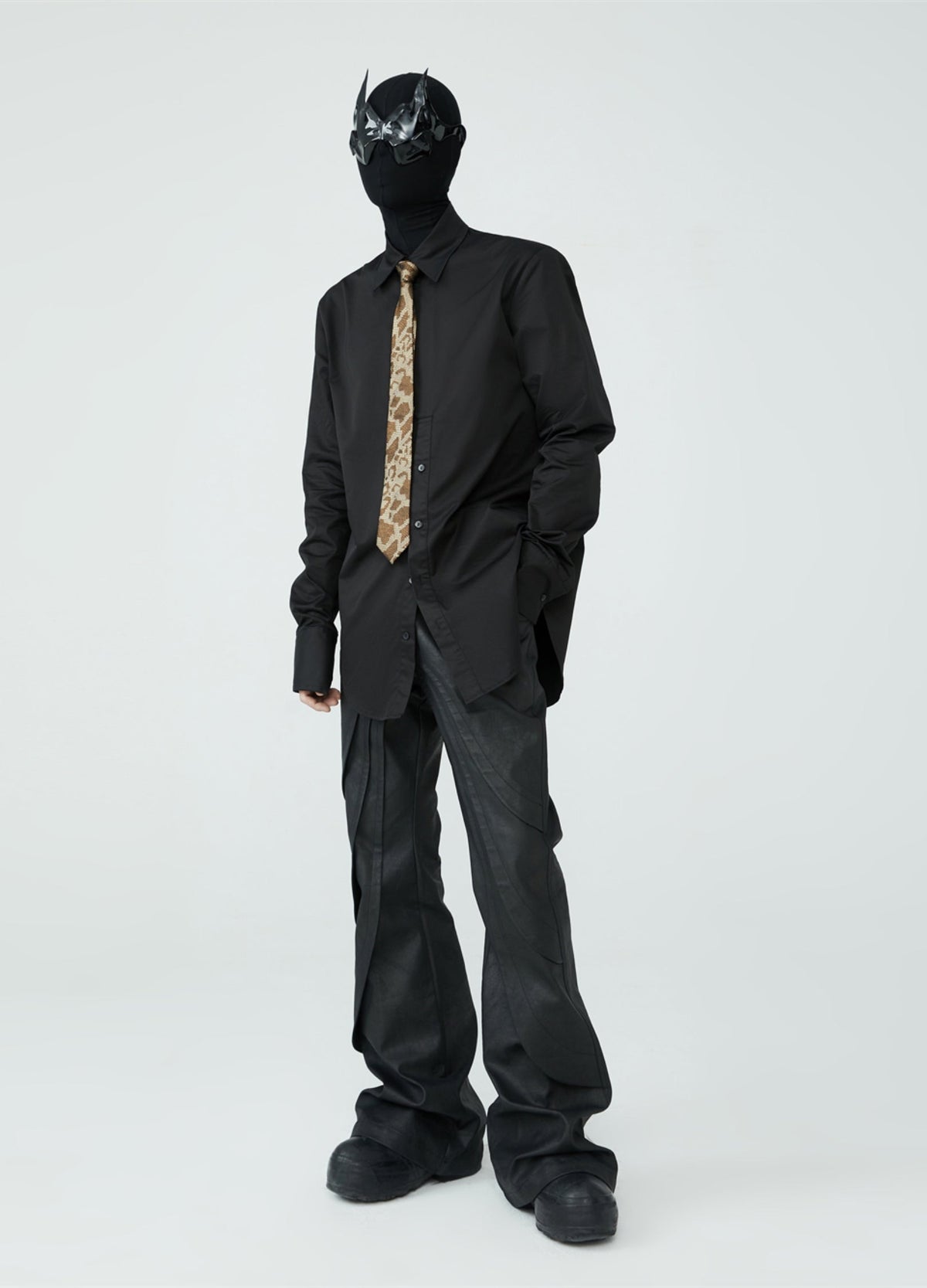 23SS Asymmetry Stitched Noir Shirt