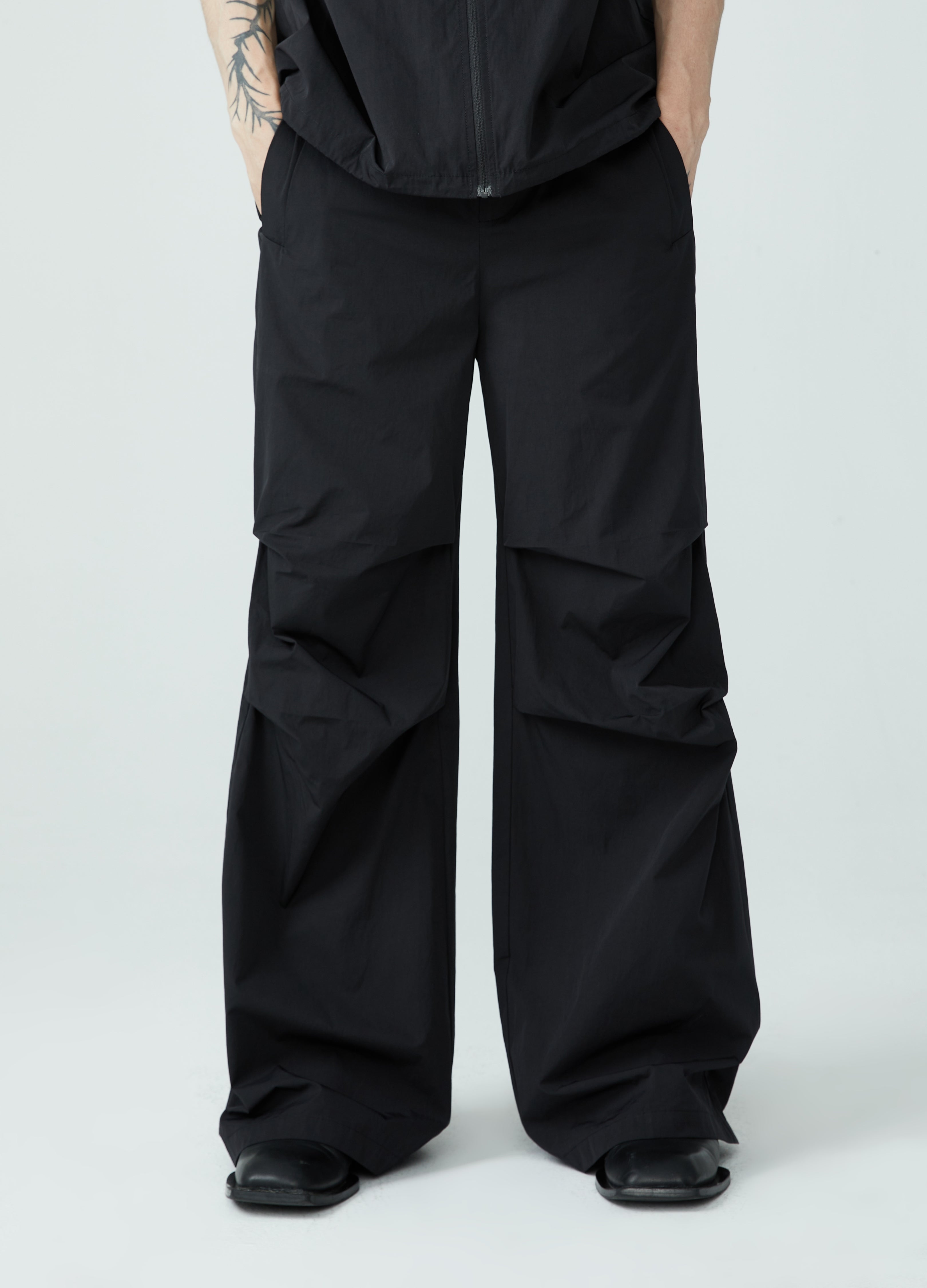 Pantaloni con orlo e tasche contemporanei 23SS