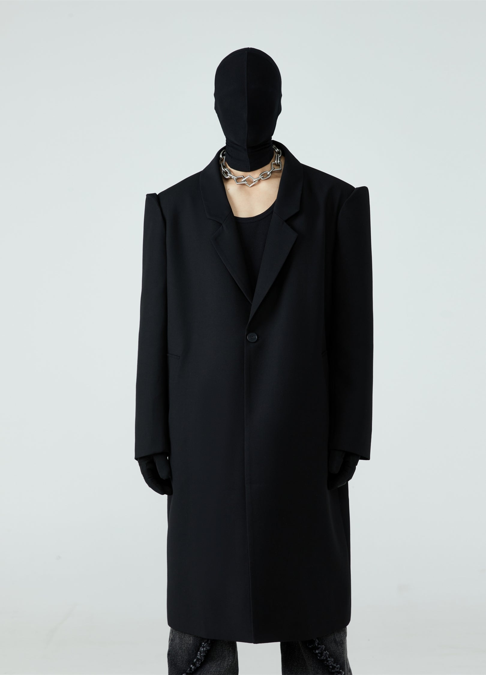 Cappotto antivento con spalle imbottite 23FW