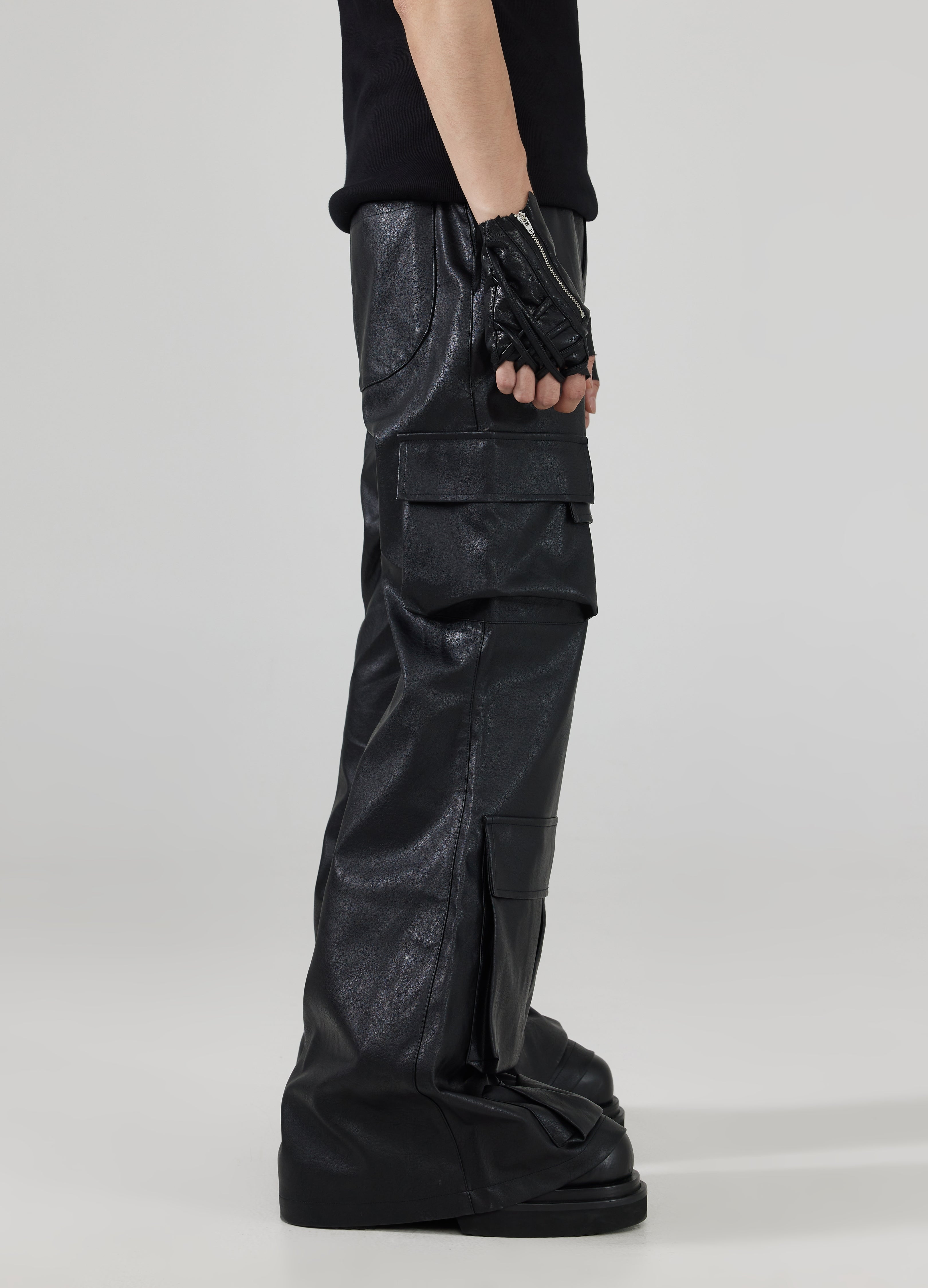 Pantaloni a gamba larga multitasche 24FW