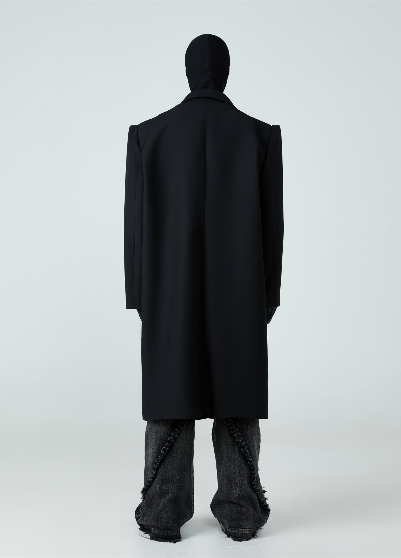 Cappotto antivento con spalle imbottite 23FW