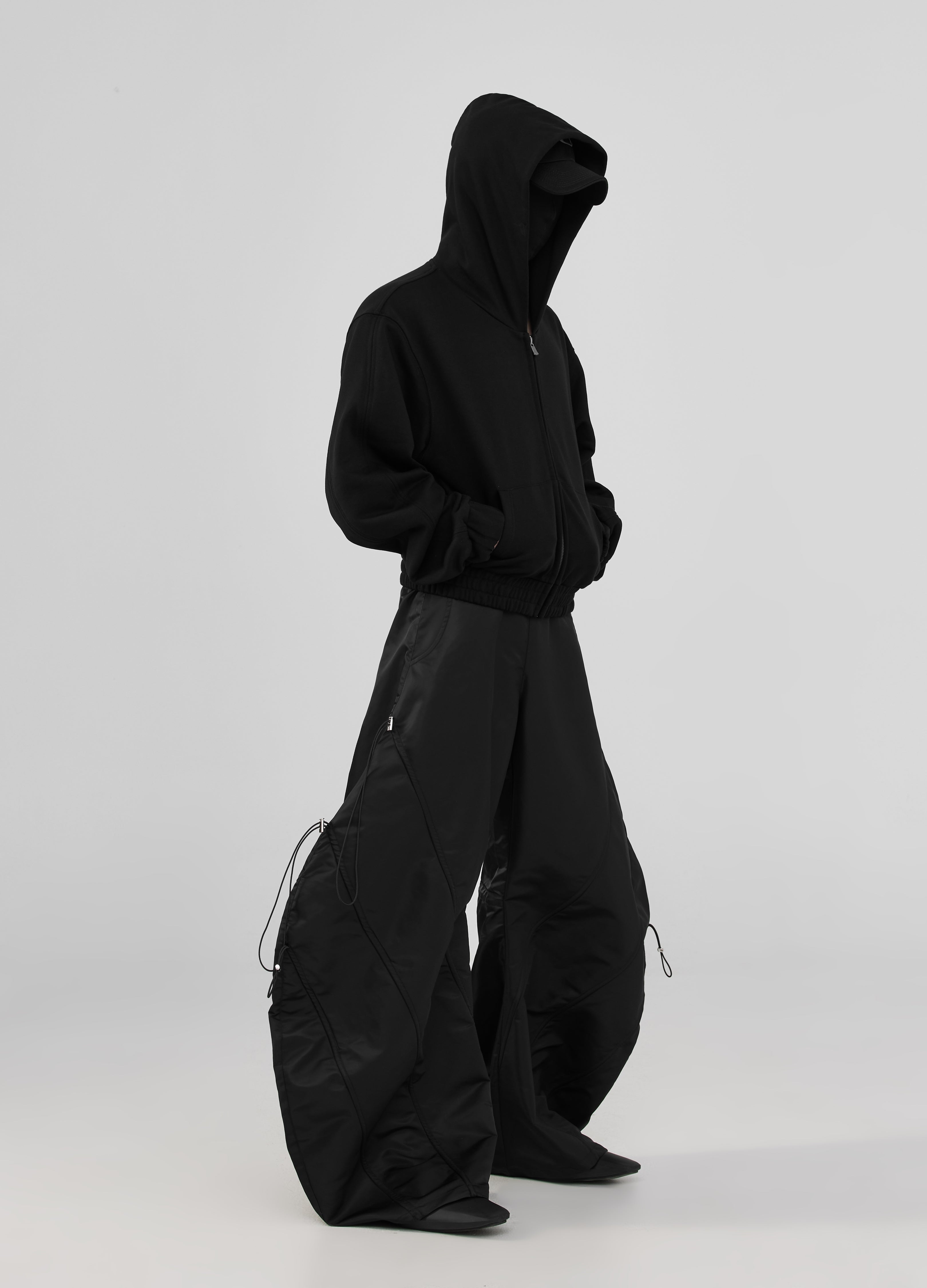 Felpa con cappuccio corta con zip 24FW