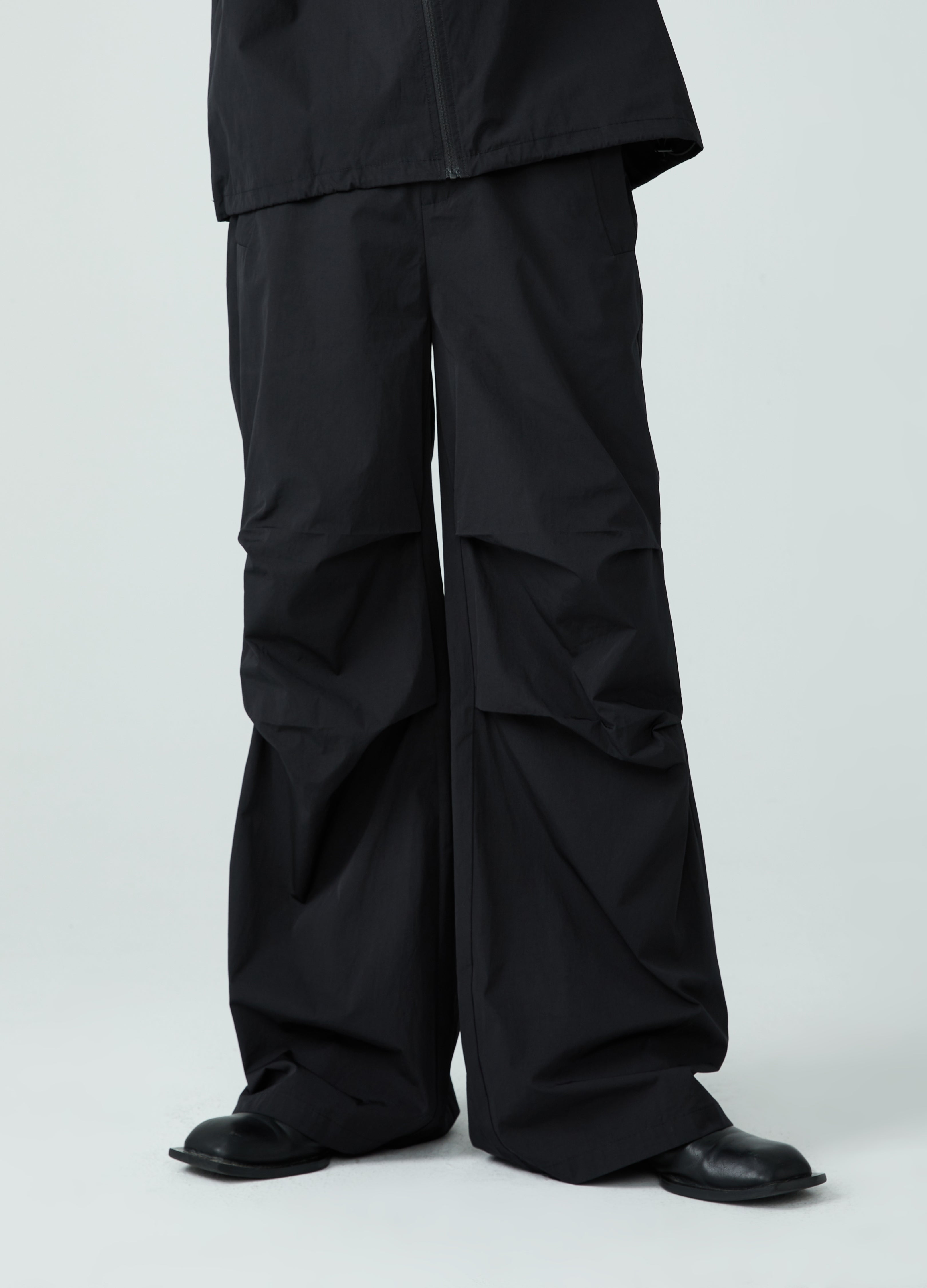 Pantaloni con orlo e tasche contemporanei 23SS