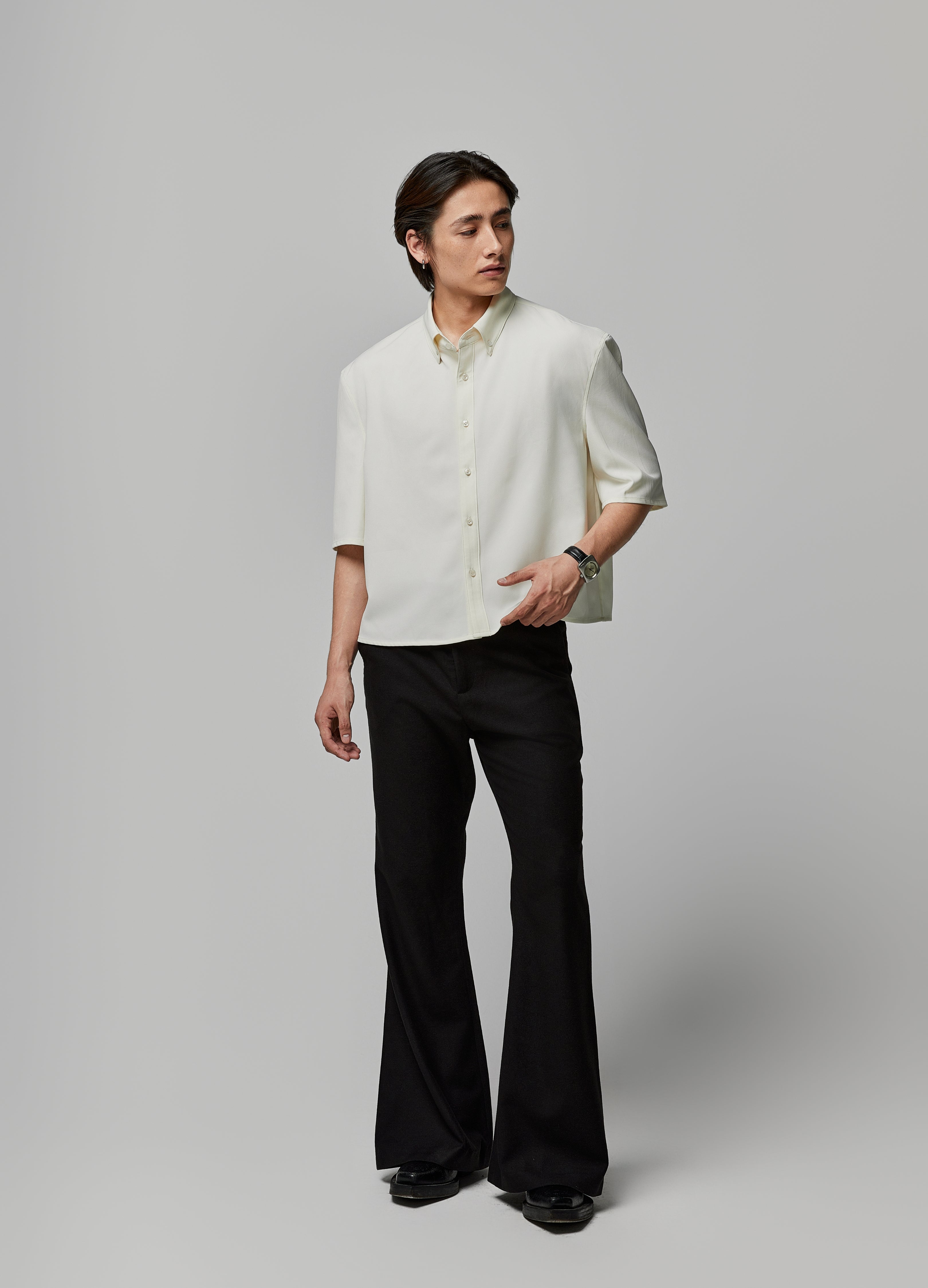 Camicia minimalista tipo H 24SS