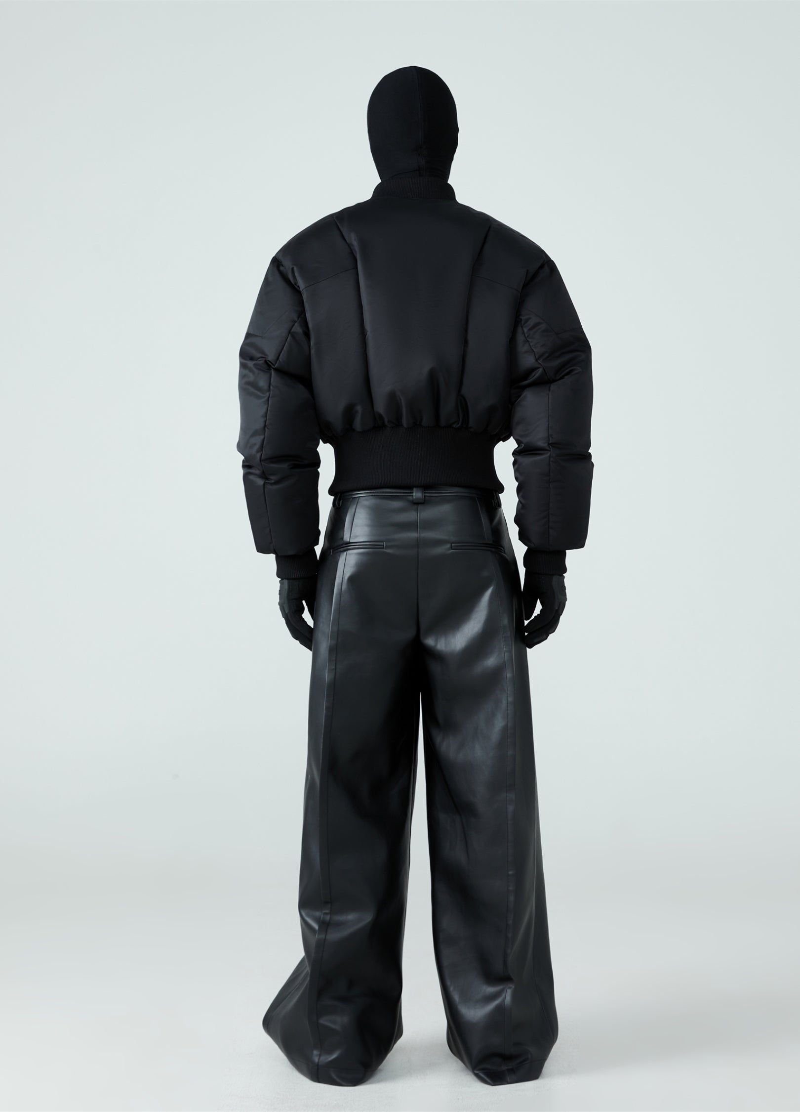 Giacca in piumino elegante con cintura 23FW