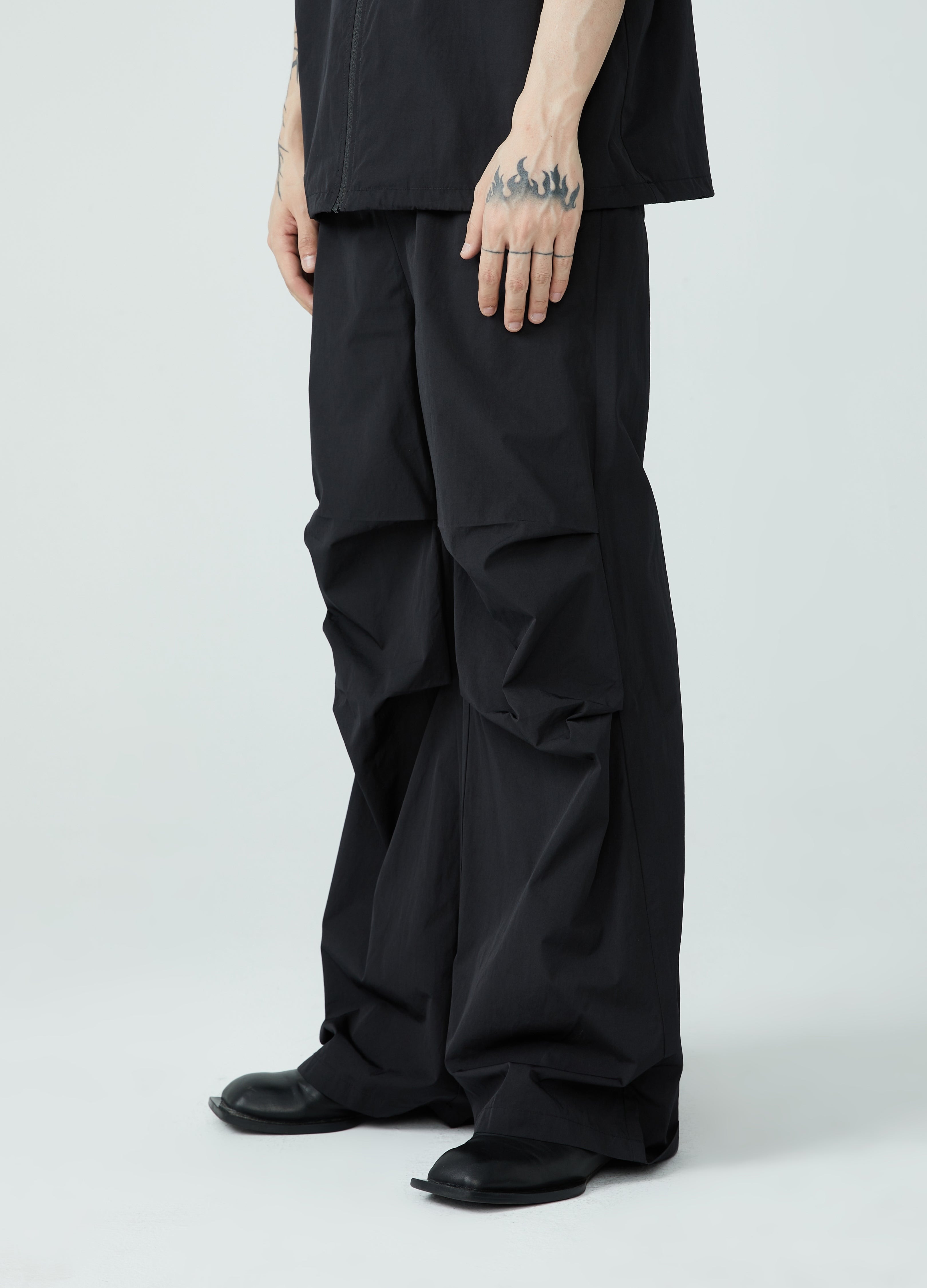 Pantaloni con orlo e tasche contemporanei 23SS