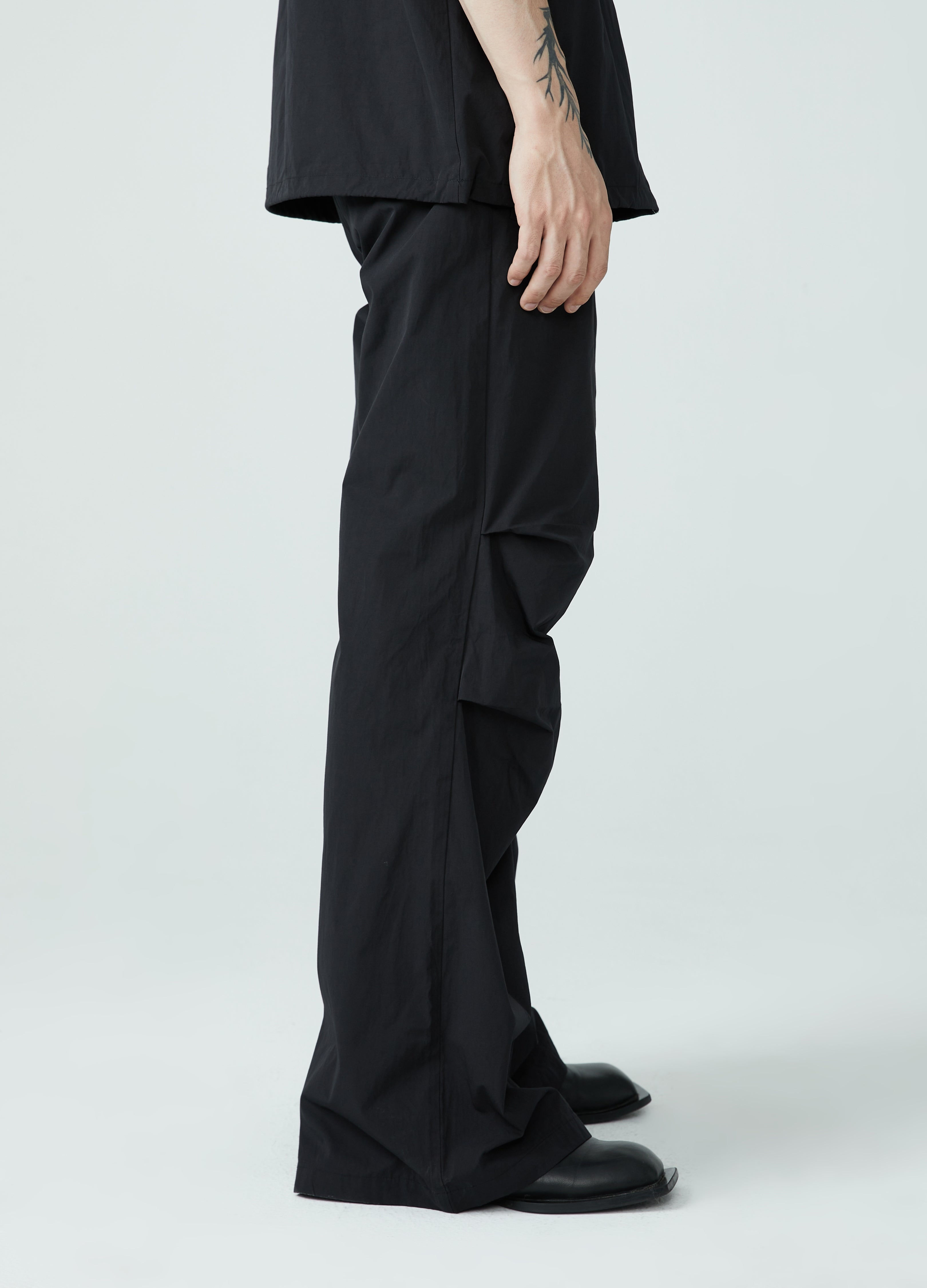 Pantaloni con orlo e tasche contemporanei 23SS