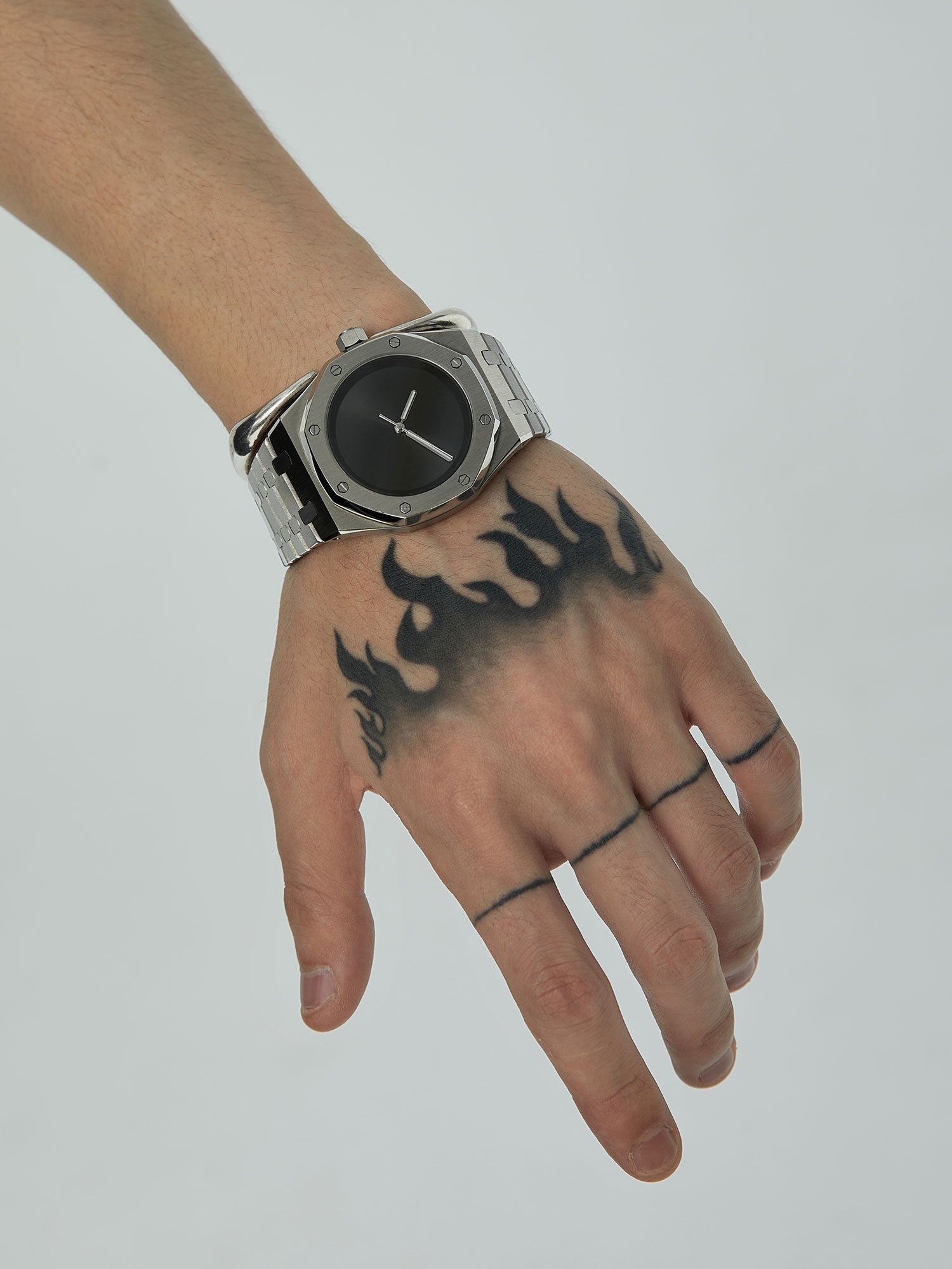 Orologio in acciaio senza tempo 22SS