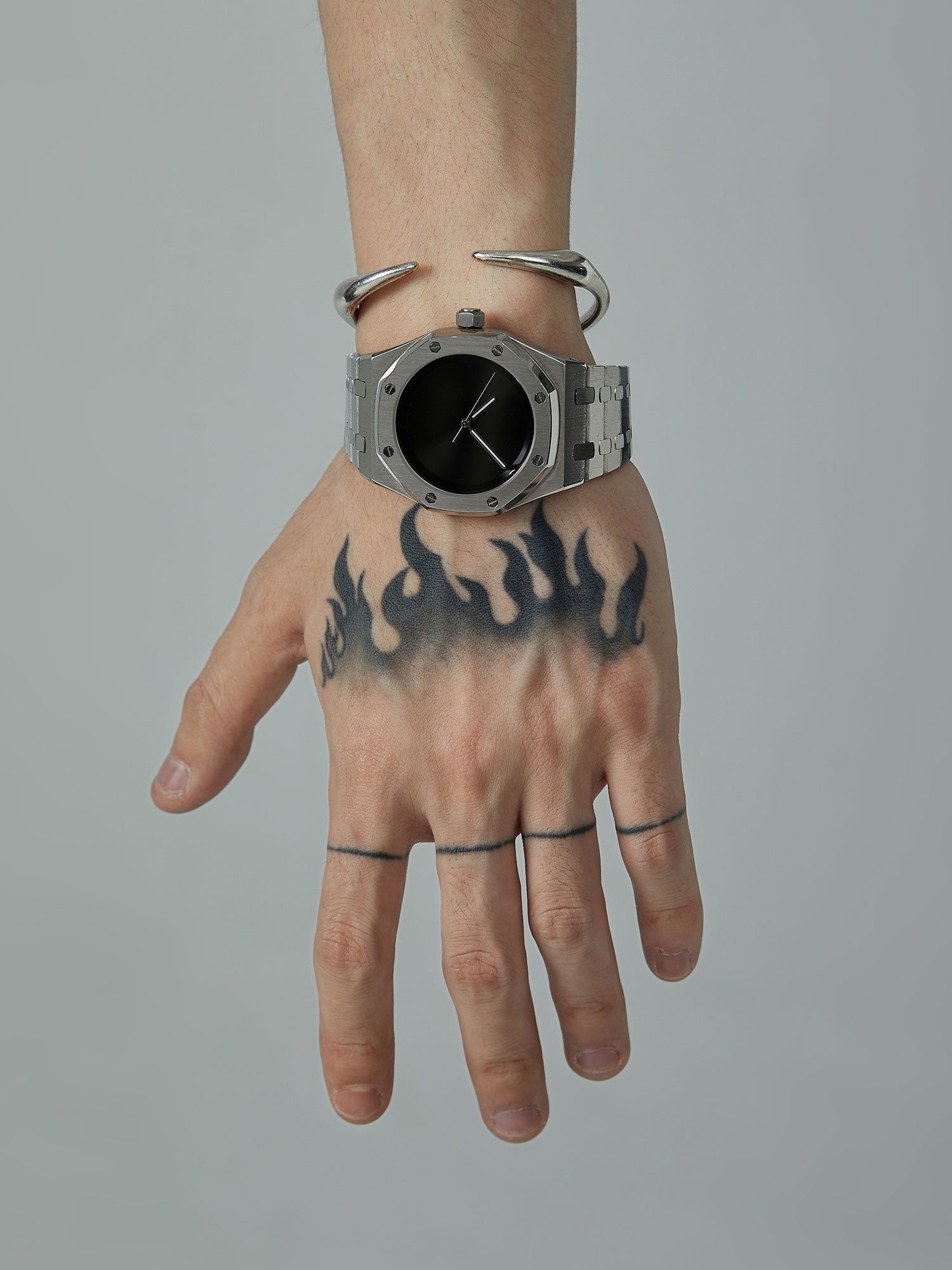 Orologio in acciaio senza tempo 22SS