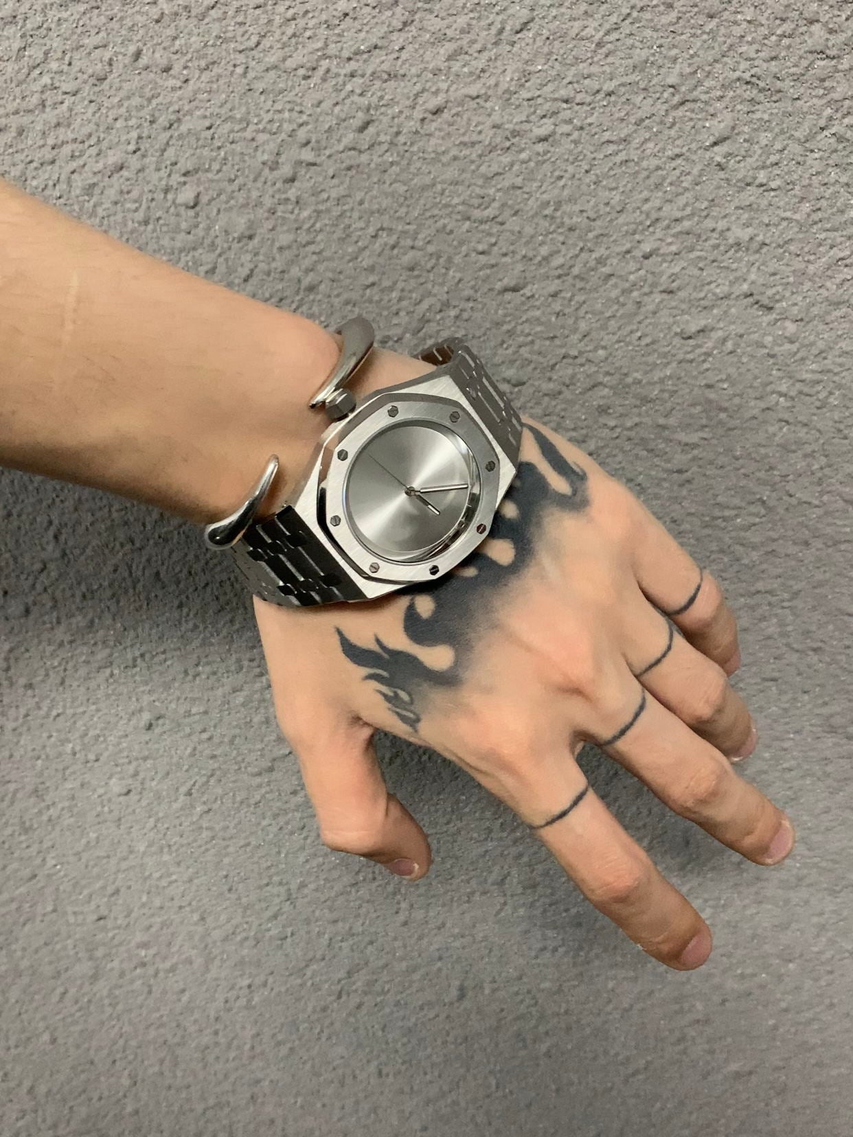 Orologio in acciaio senza tempo 22SS