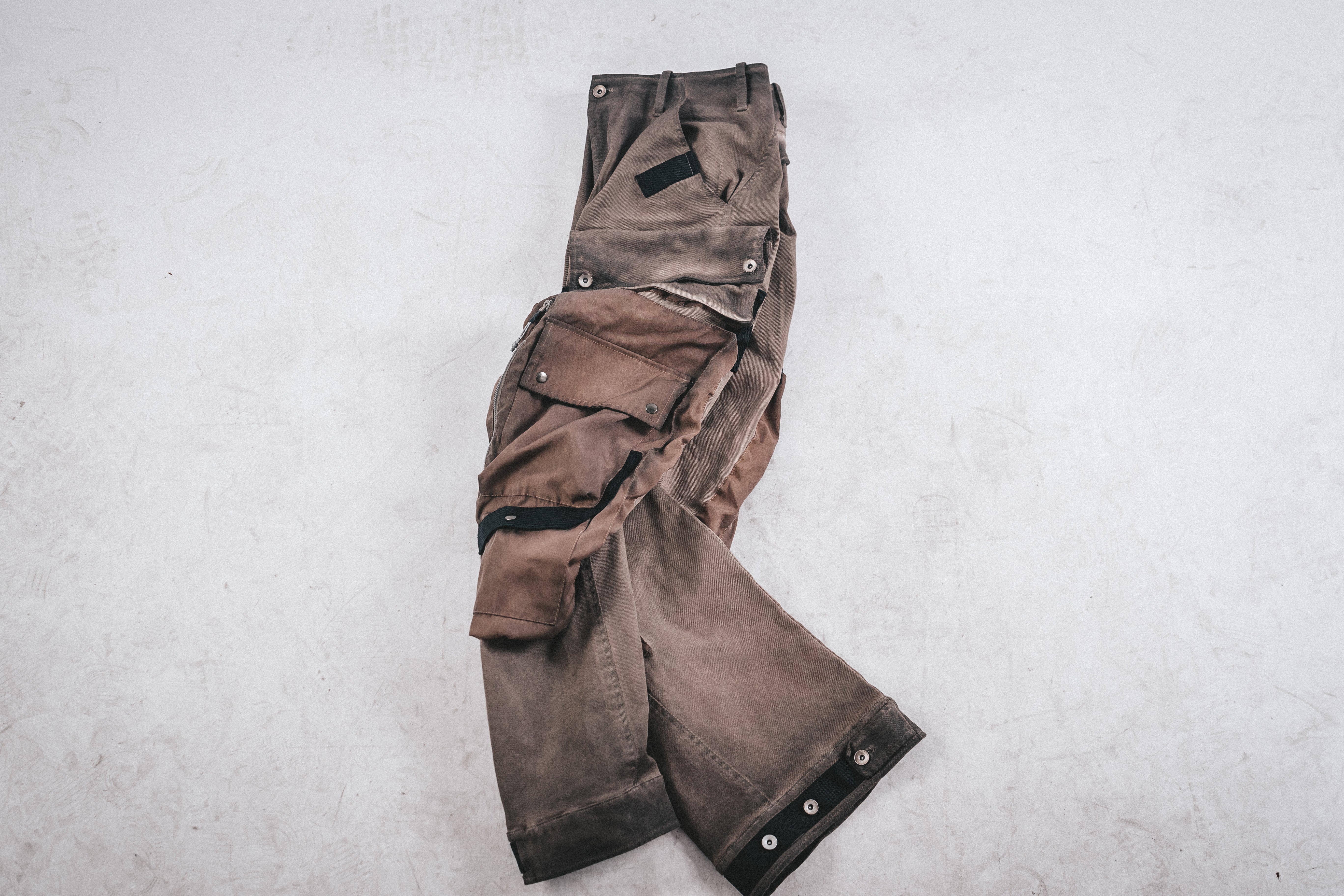 PANTALONI DA PARACADUTISTA CON LAMA CURVA DRKLEI