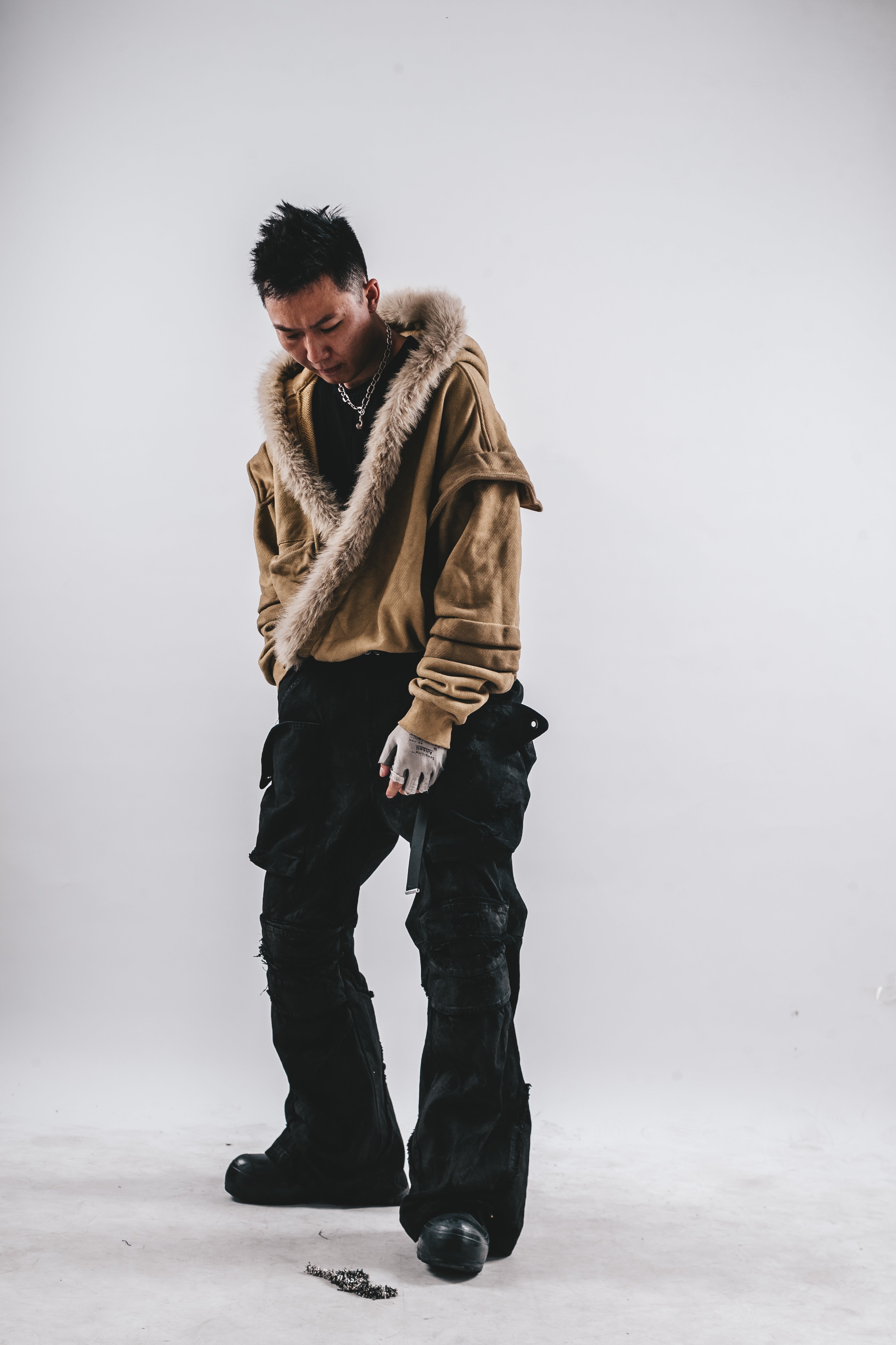 FELPA CON CAPPUCCIO IN PELLICCIA LAVATA DRKLEI