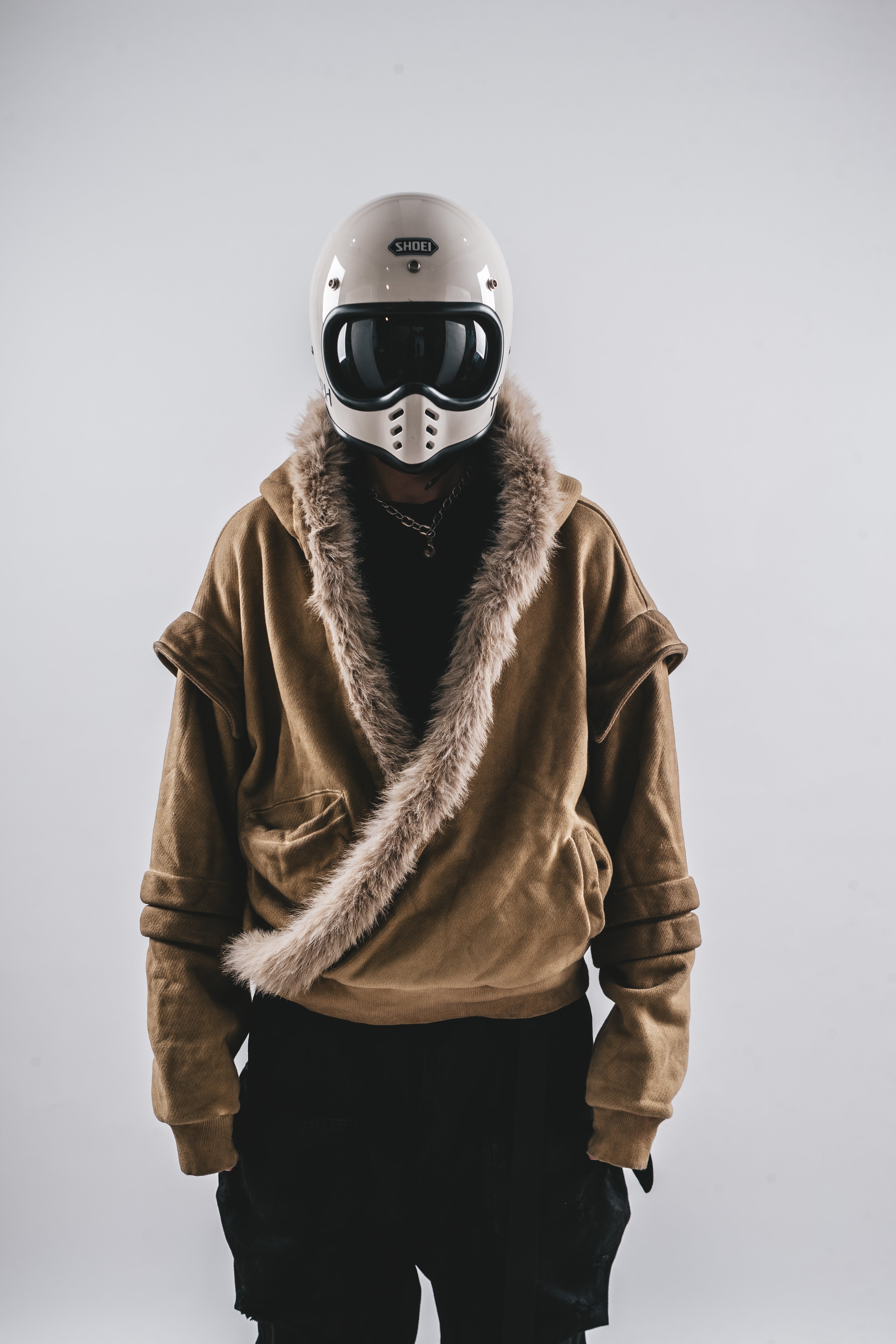 FELPA CON CAPPUCCIO IN PELLICCIA LAVATA DRKLEI