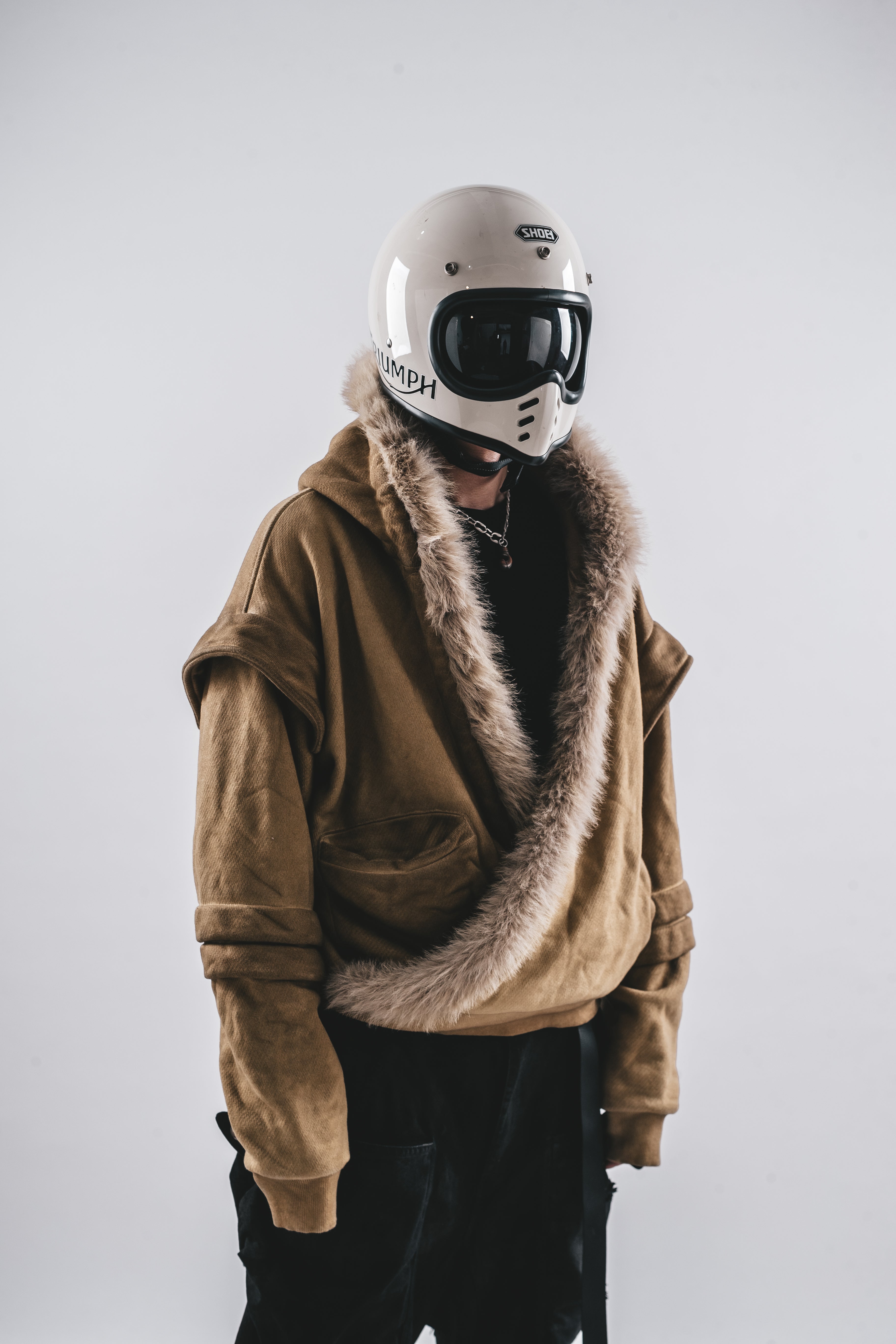 FELPA CON CAPPUCCIO IN PELLICCIA LAVATA DRKLEI