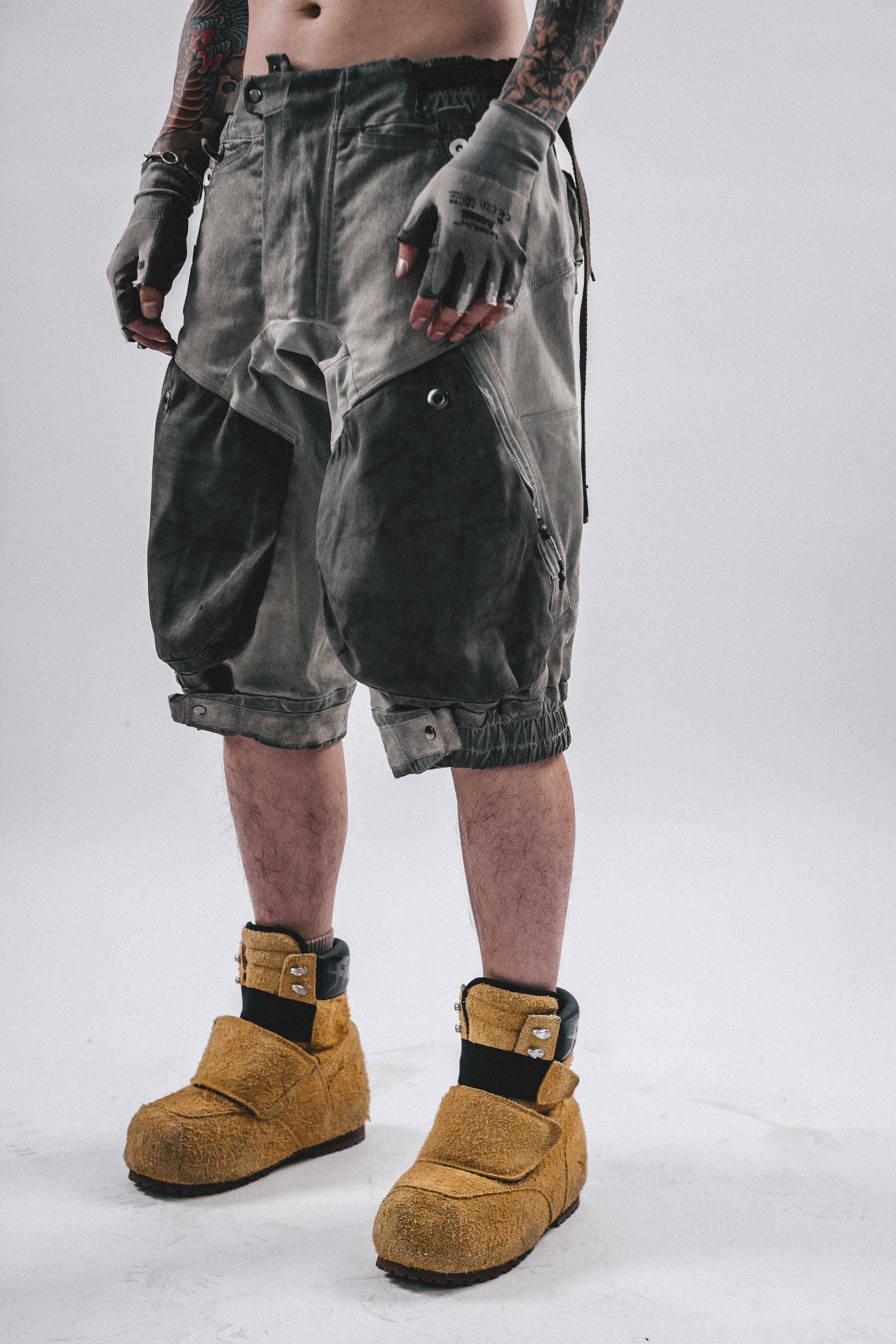 PANTALONCINI TECNICI CON RAPPRESENTAZIONE DRKLEI