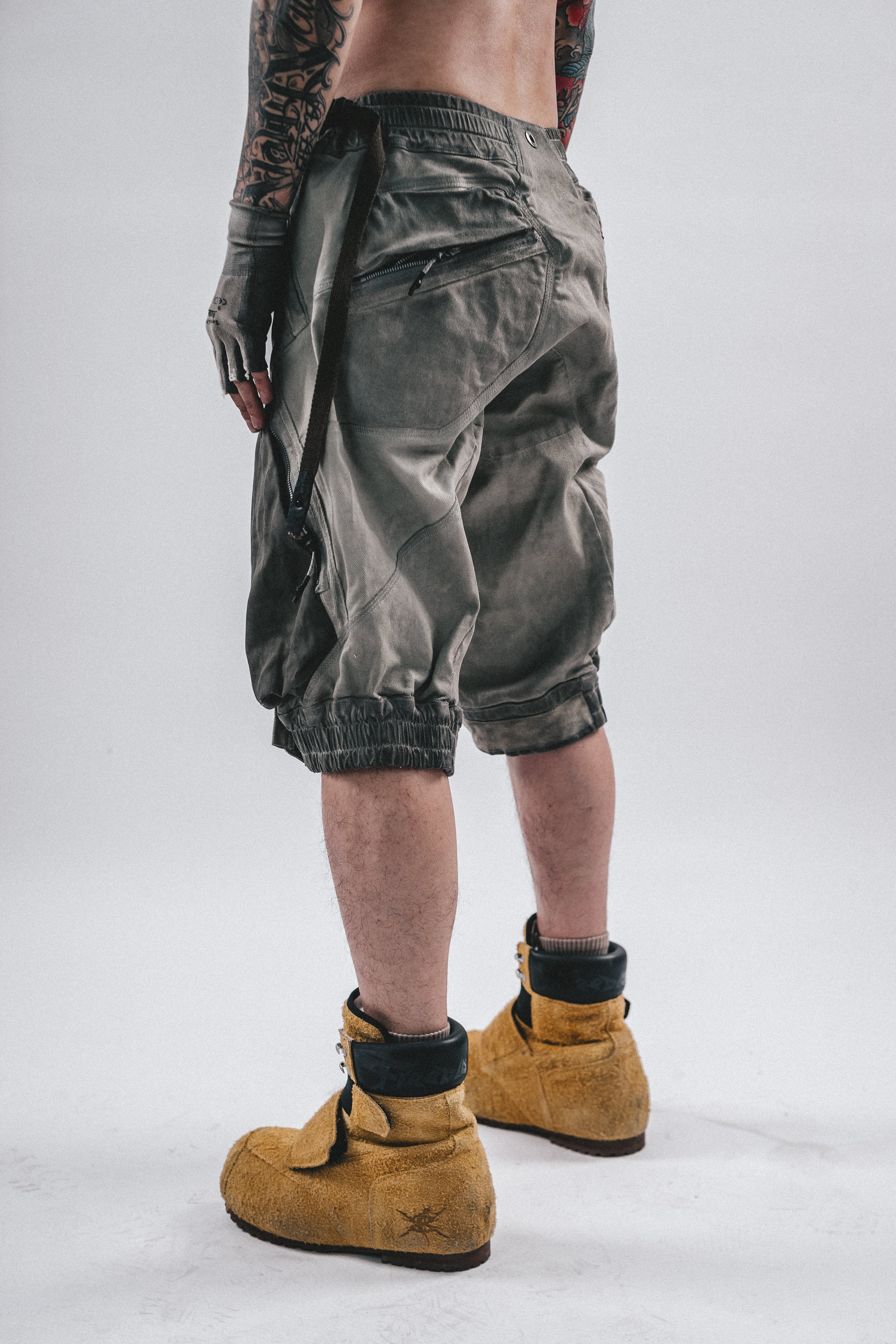 PANTALONCINI TECNICI CON RAPPRESENTAZIONE DRKLEI