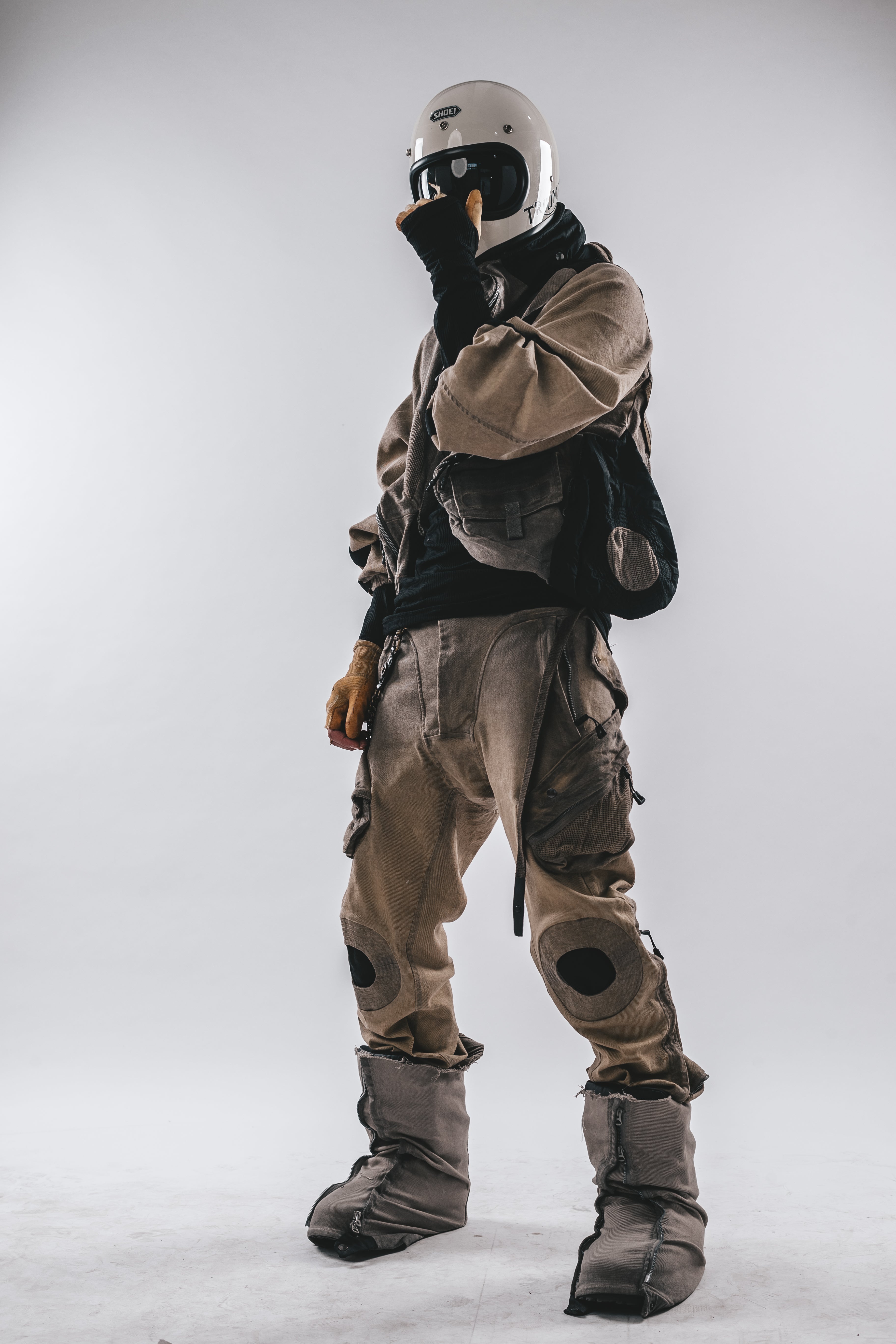 Giacca corta a strati con cappuccio in rete staccabile