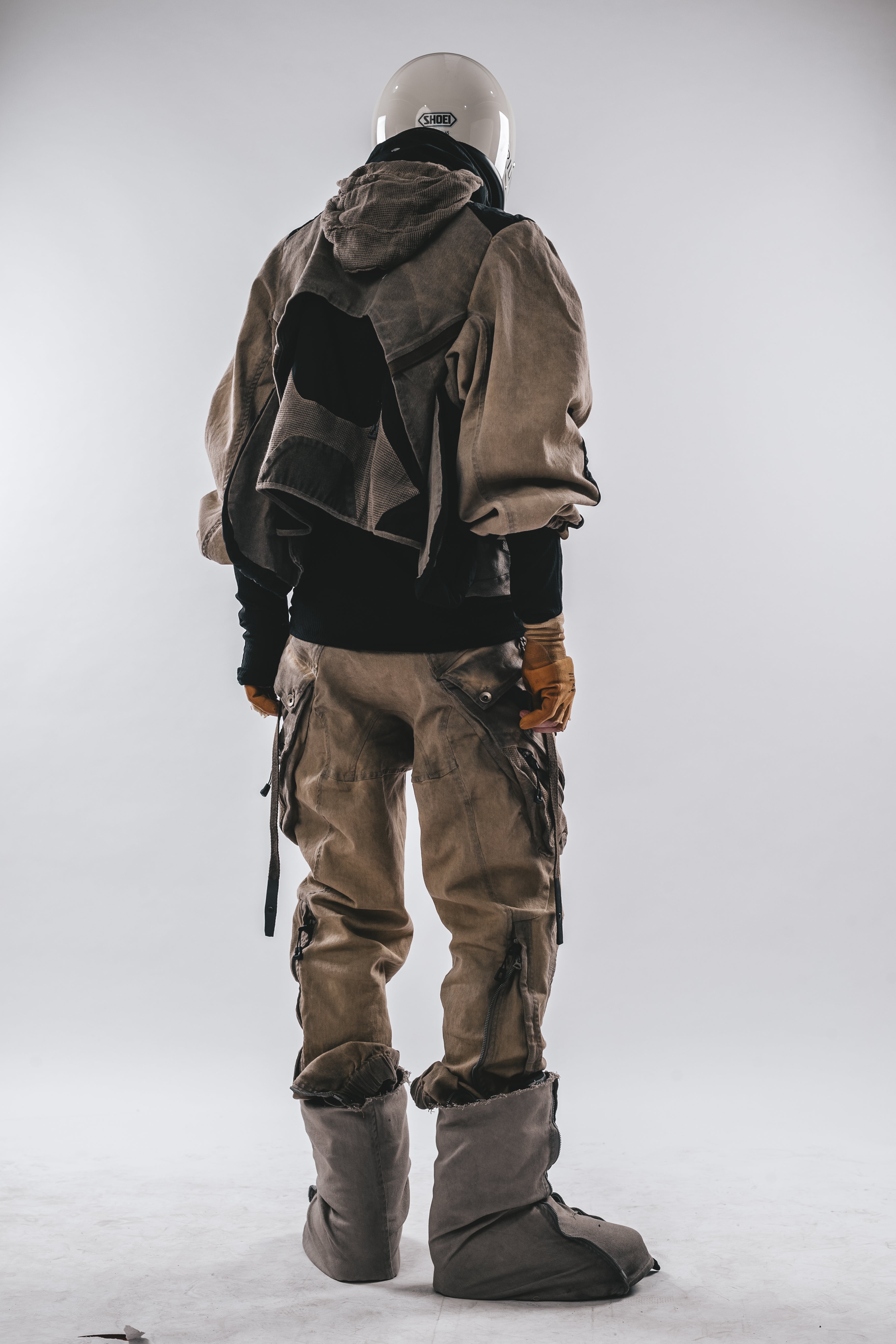 Giacca corta a strati con cappuccio in rete staccabile