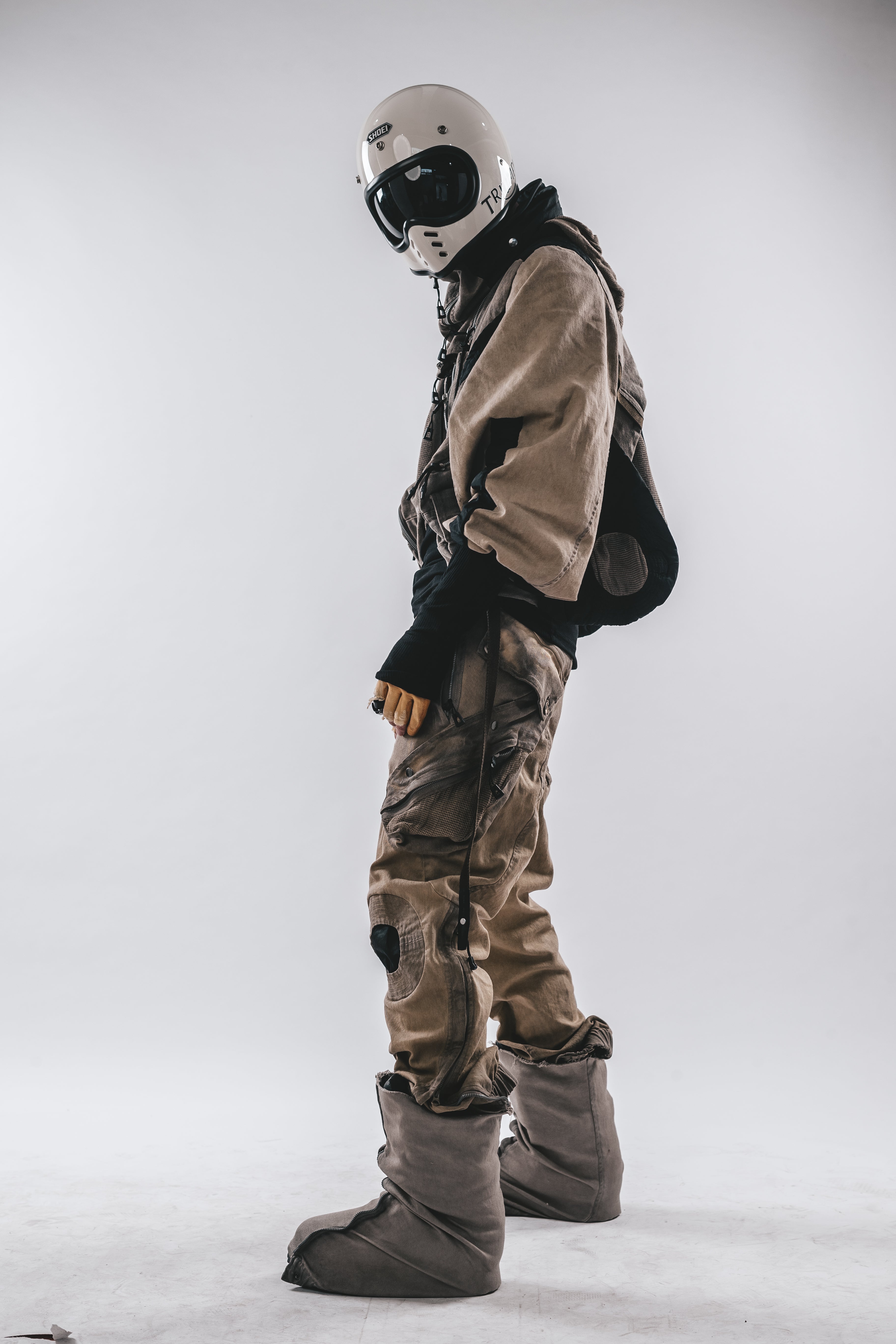 Giacca corta a strati con cappuccio in rete staccabile