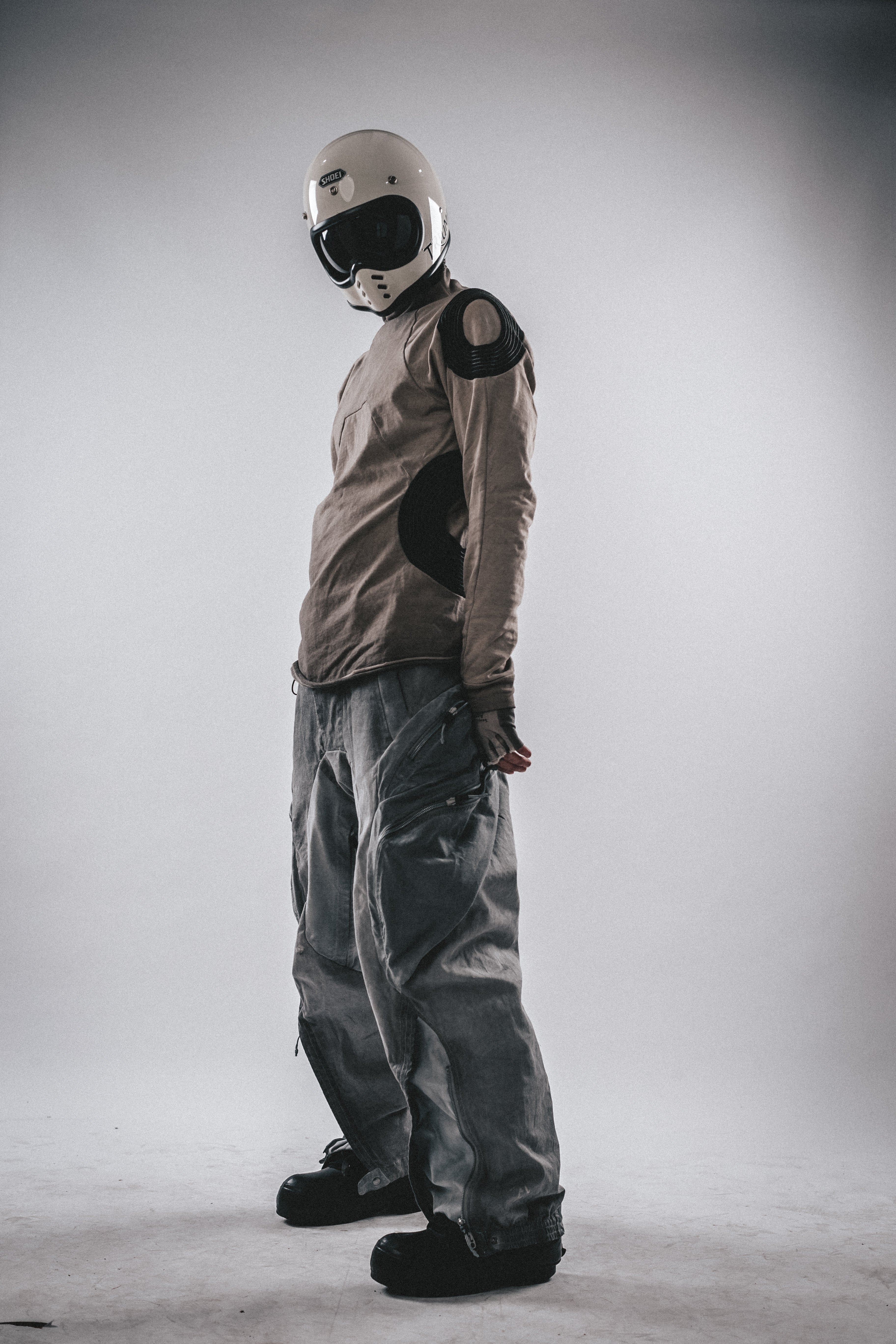 Maglietta a maniche lunghe slim fit con taglio geometrico