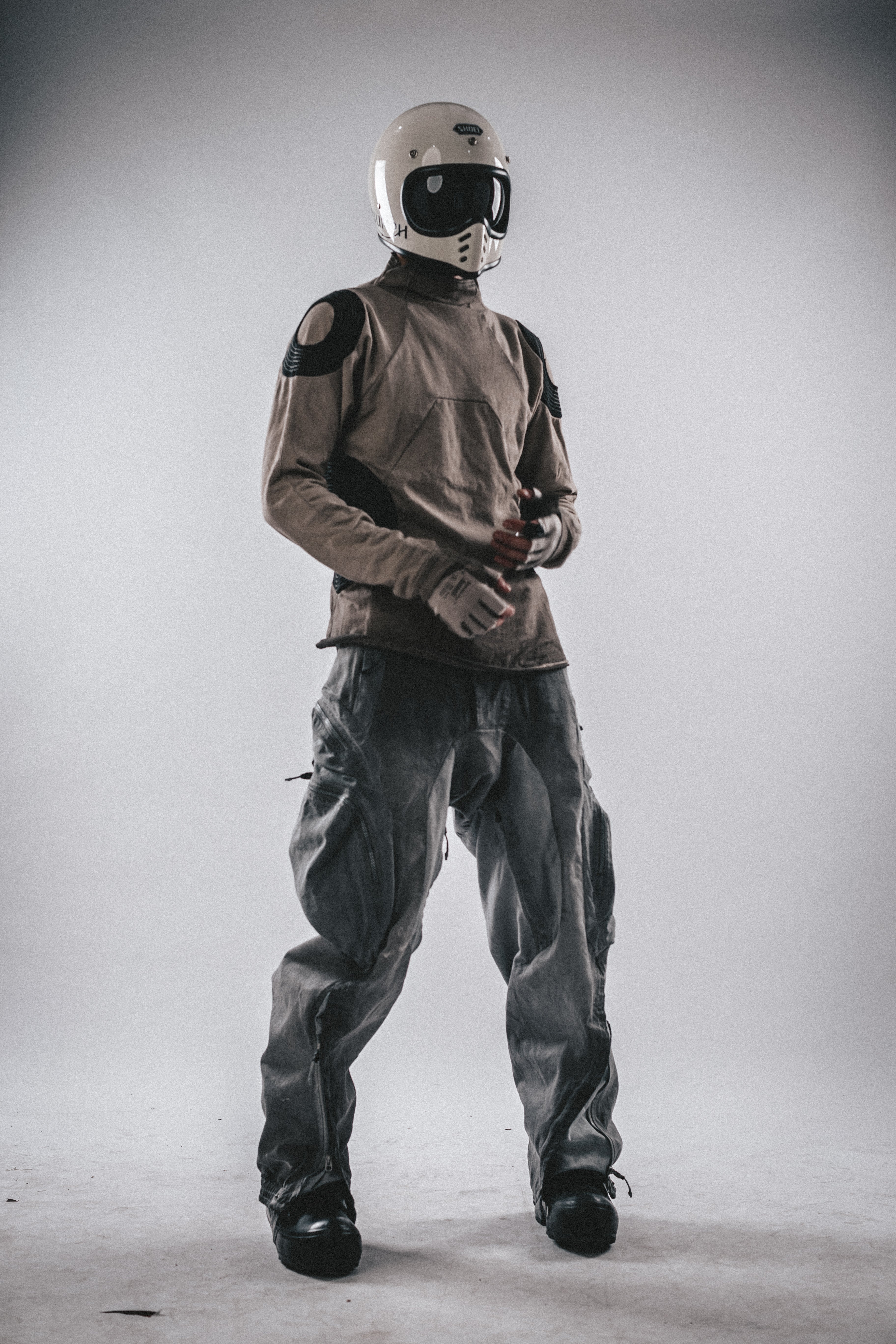 Maglietta a maniche lunghe slim fit con taglio geometrico