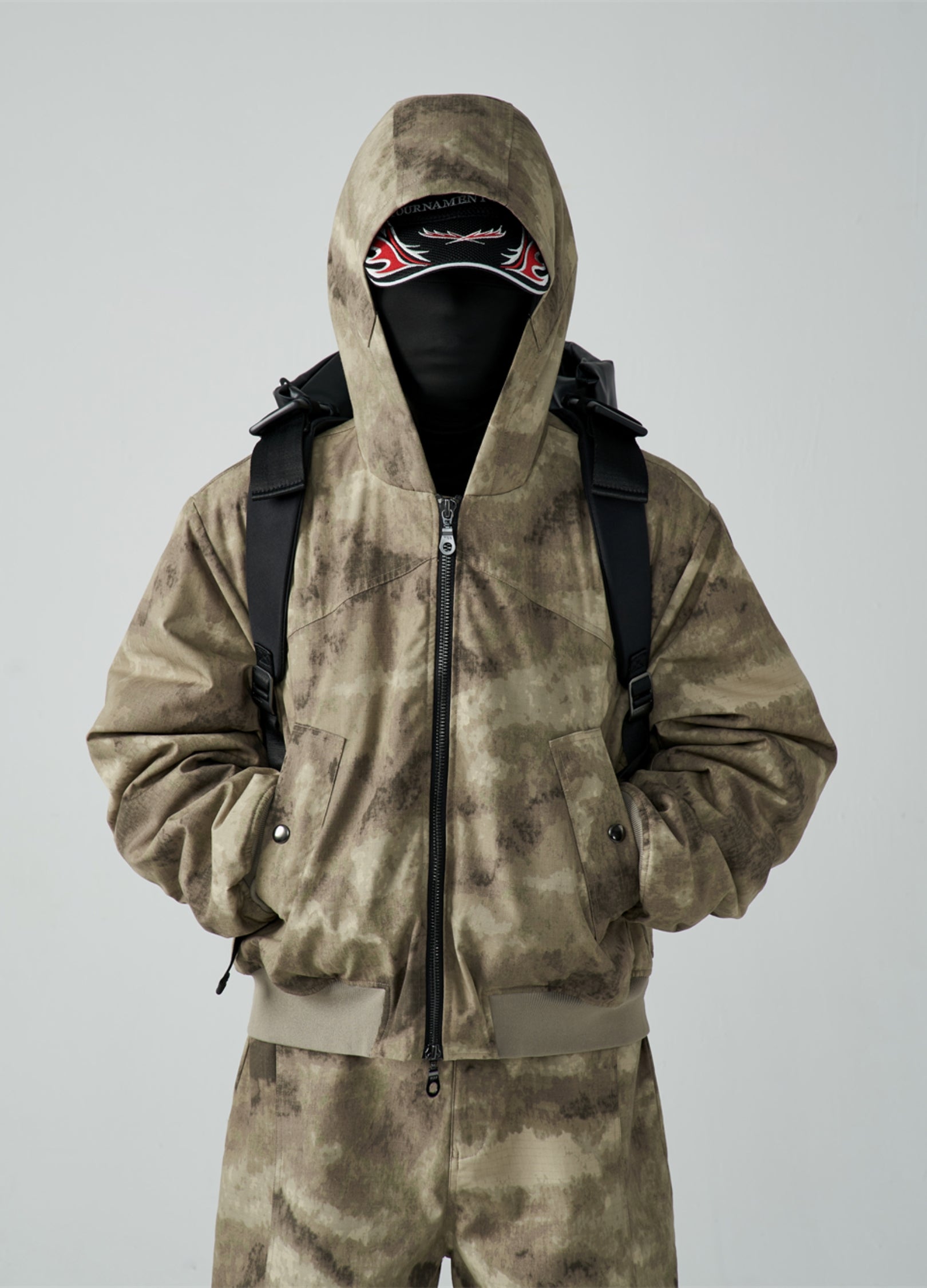 Felpa con cappuccio e cerniera mimetica 22FW