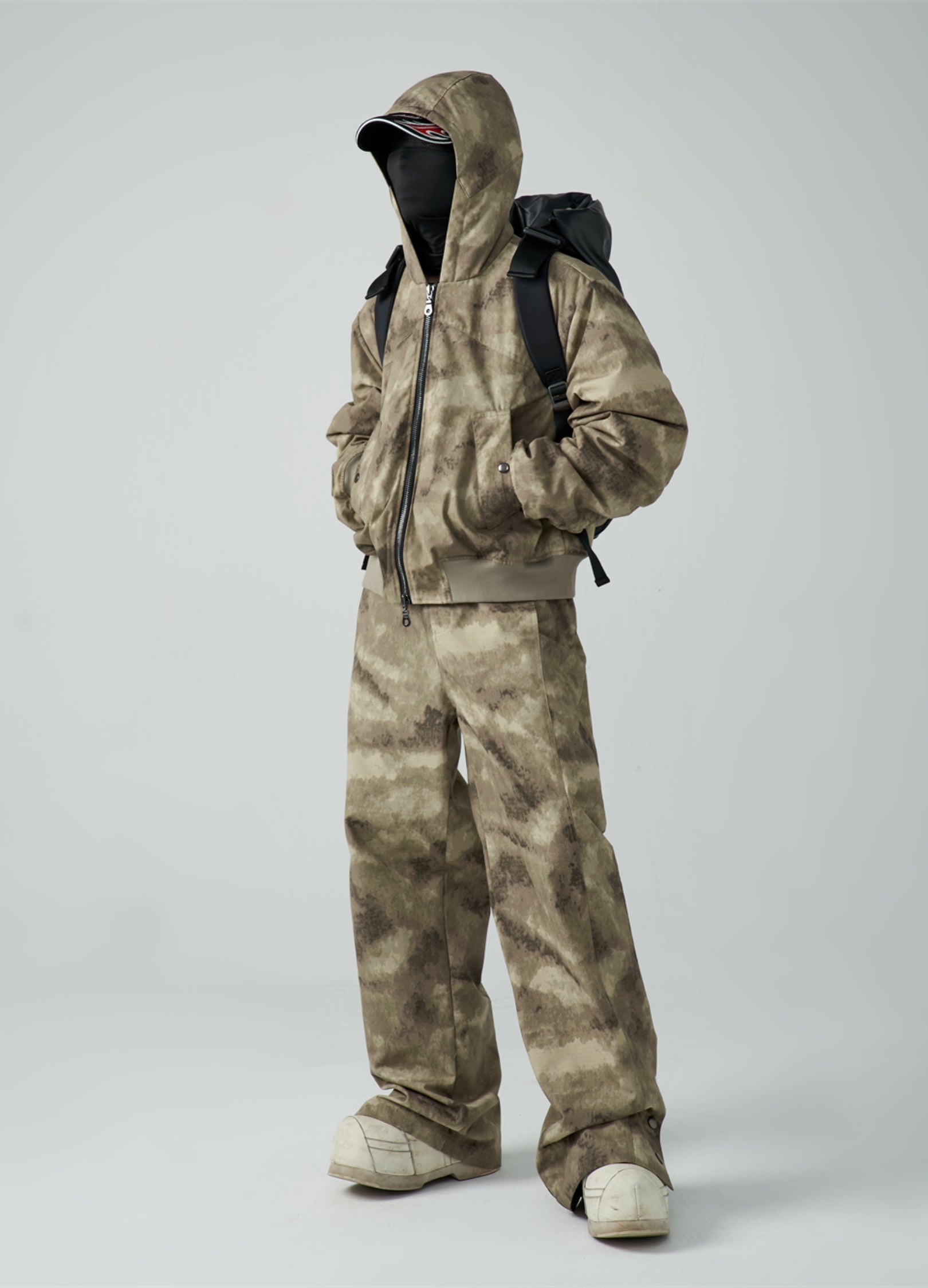 Felpa con cappuccio e cerniera mimetica 22FW