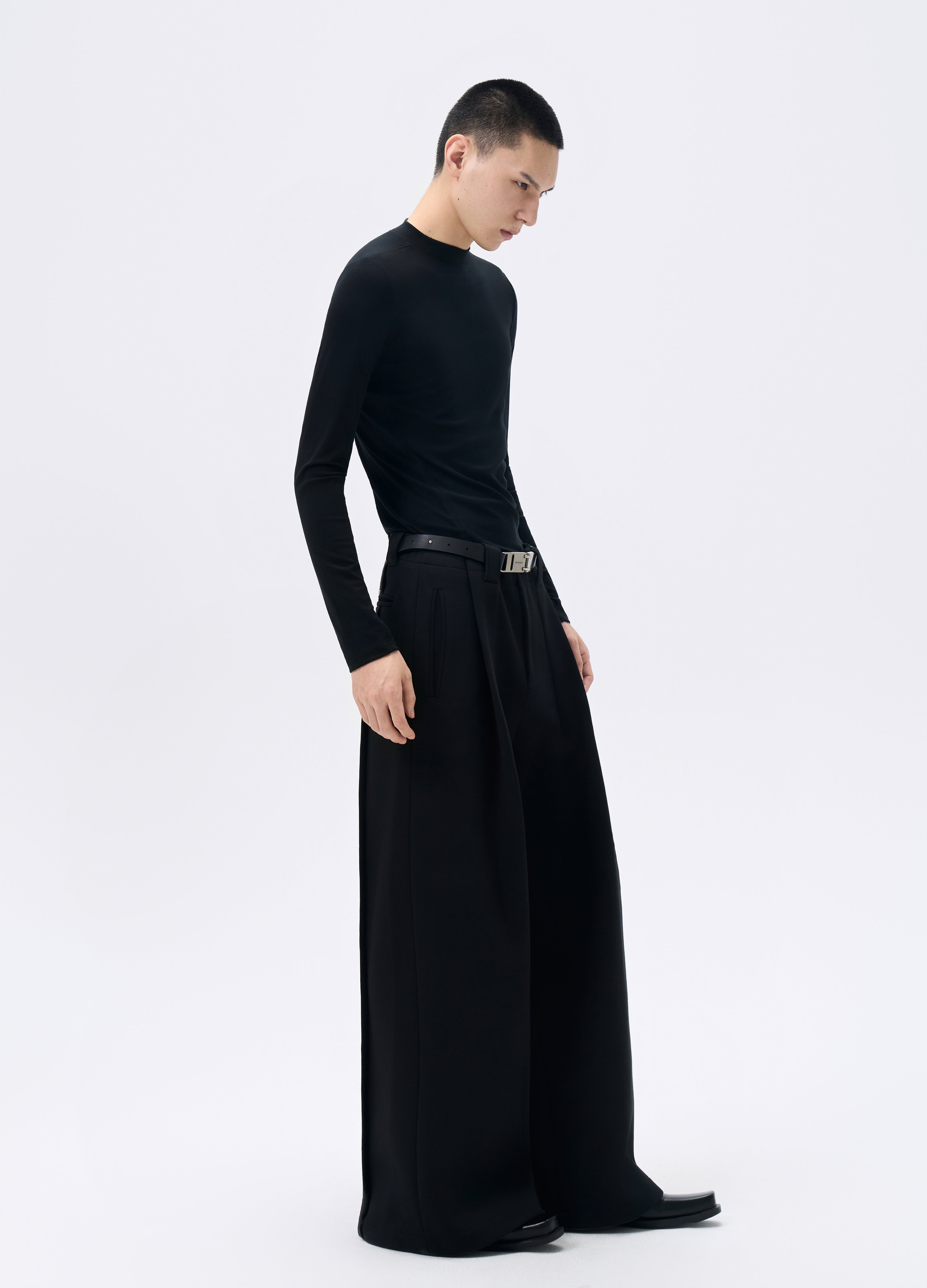 25FW INTIMO IN LANA NERA