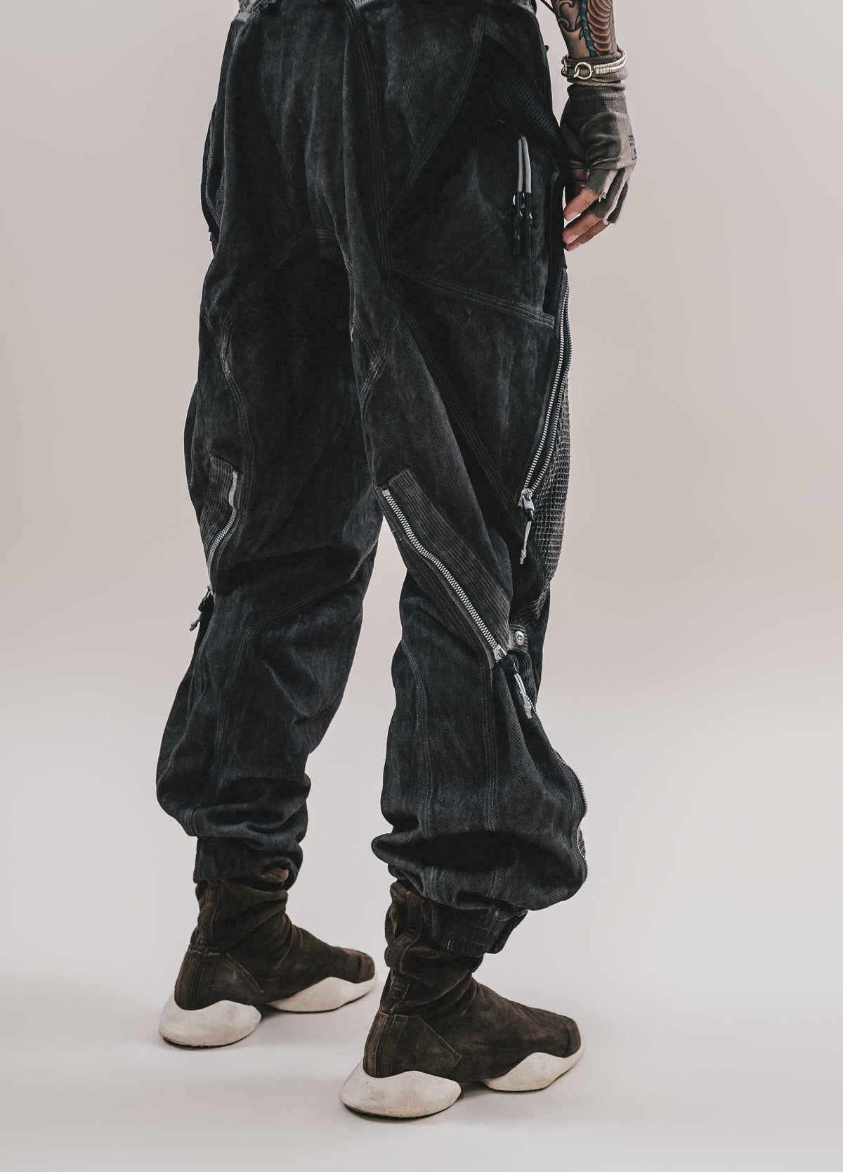 26SS REVELATION DARK FIT TEE