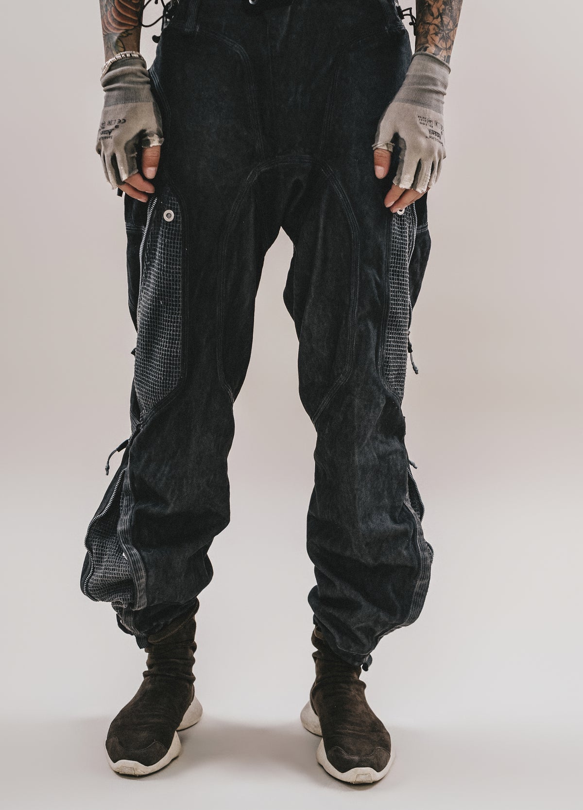 26SS REVELATION DARK FIT TEE