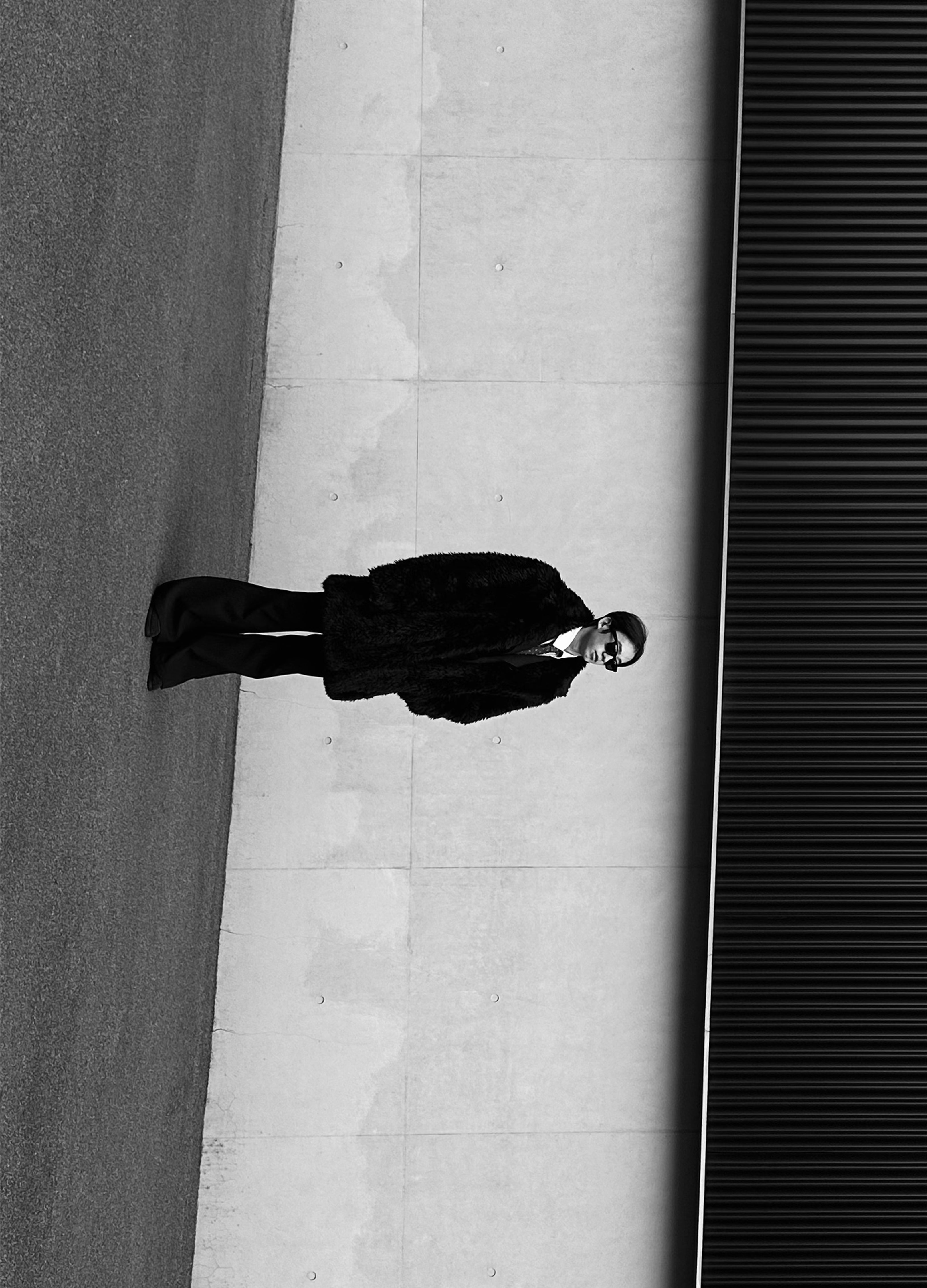 DEKONSTRUKTIONIERTER BLAZER MIT SPITZREVERS