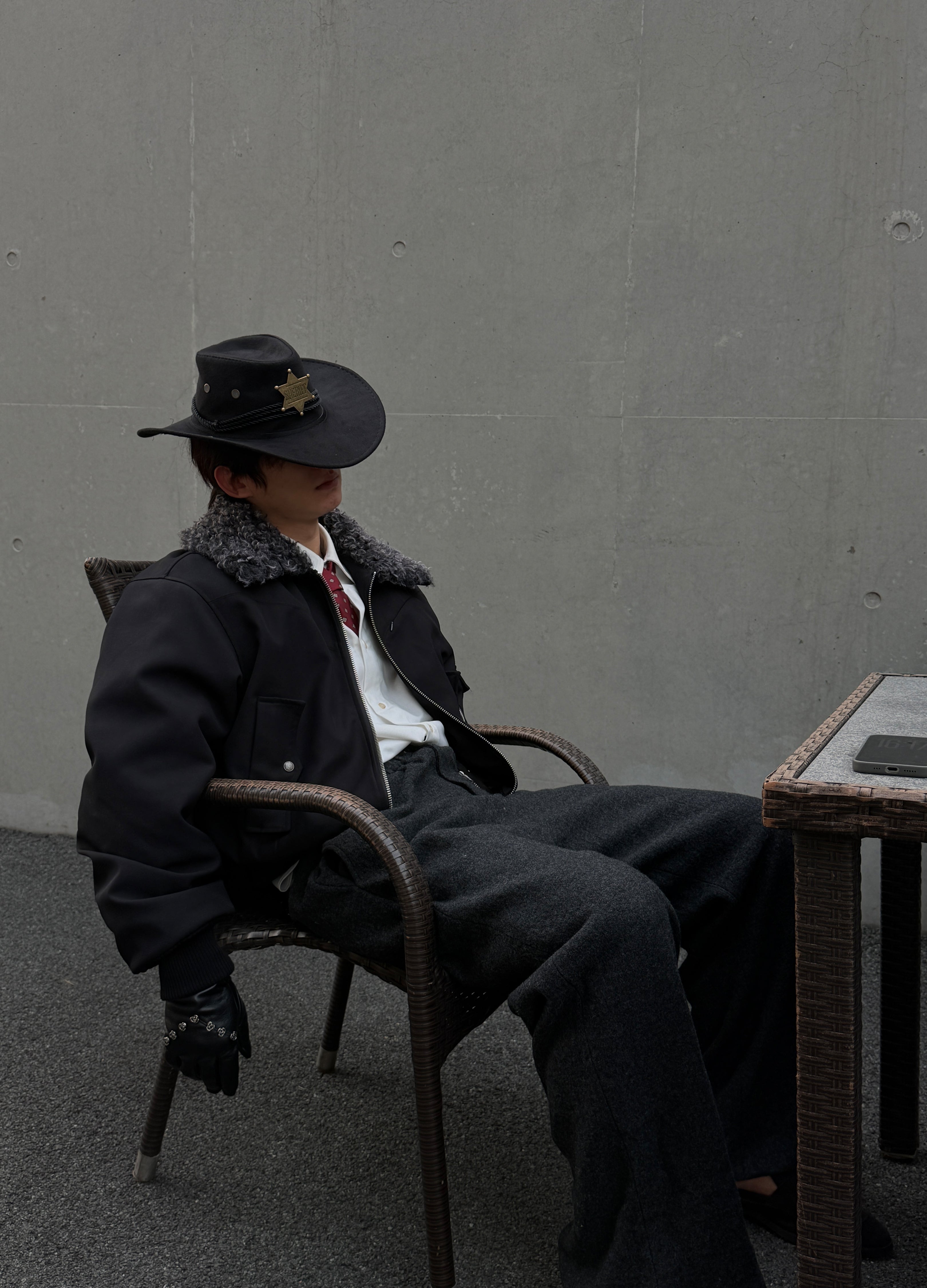 DEKONSTRUKTIONIERTER BLAZER MIT SPITZREVERS