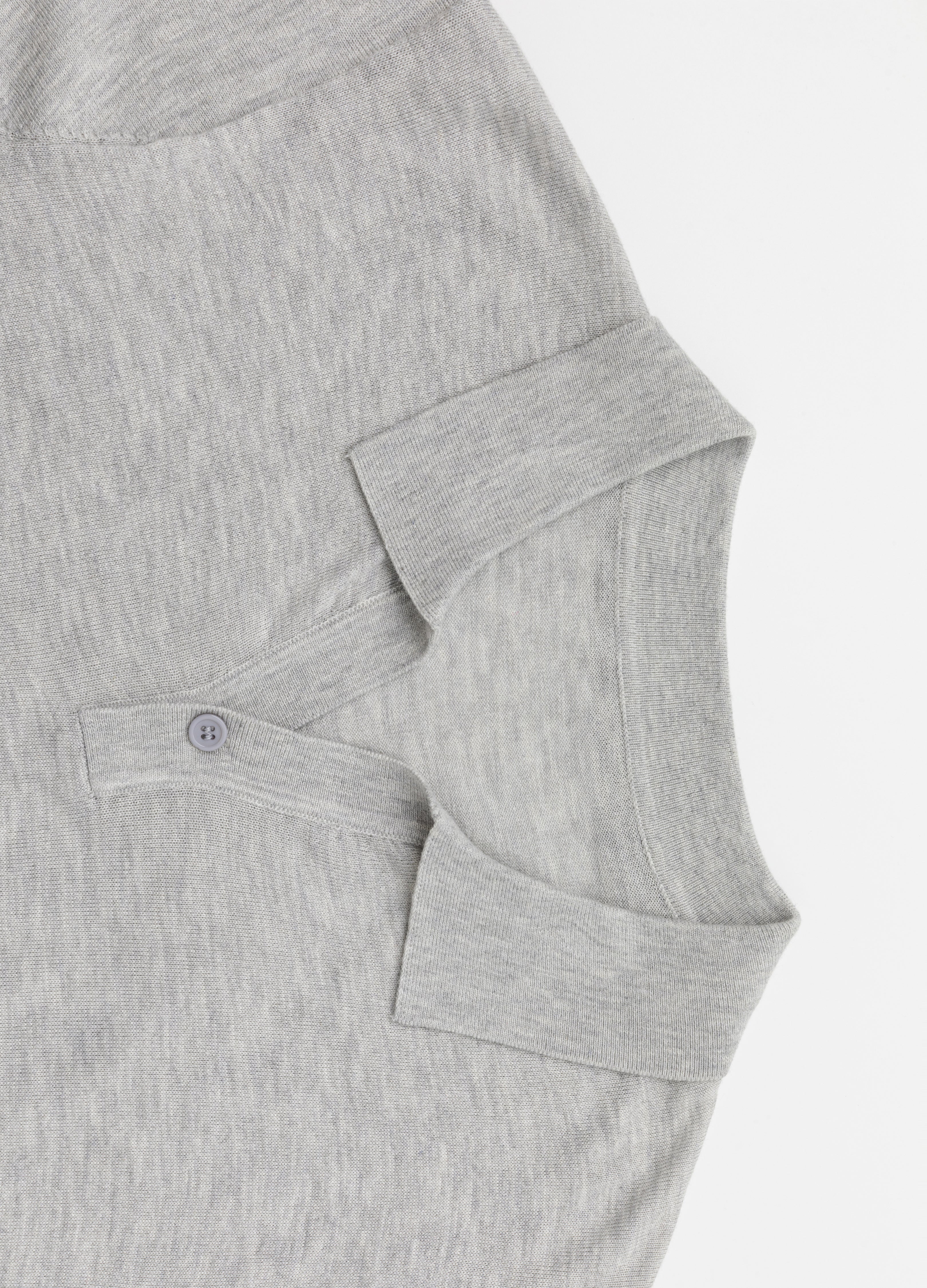 26SS OPEN V-NECK KNIT POLO