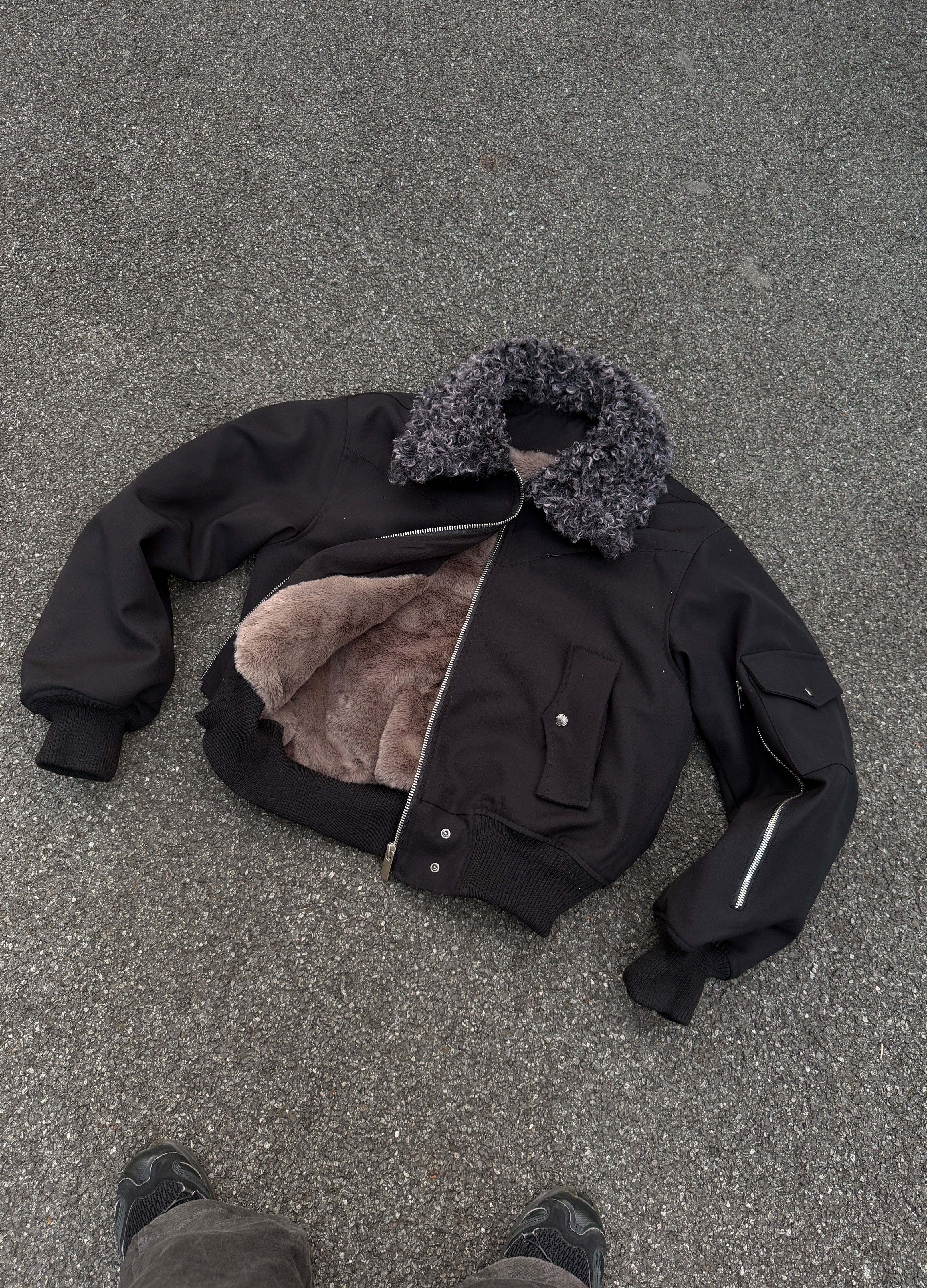 DEKONSTRUKTIONIERTER BLAZER MIT SPITZREVERS